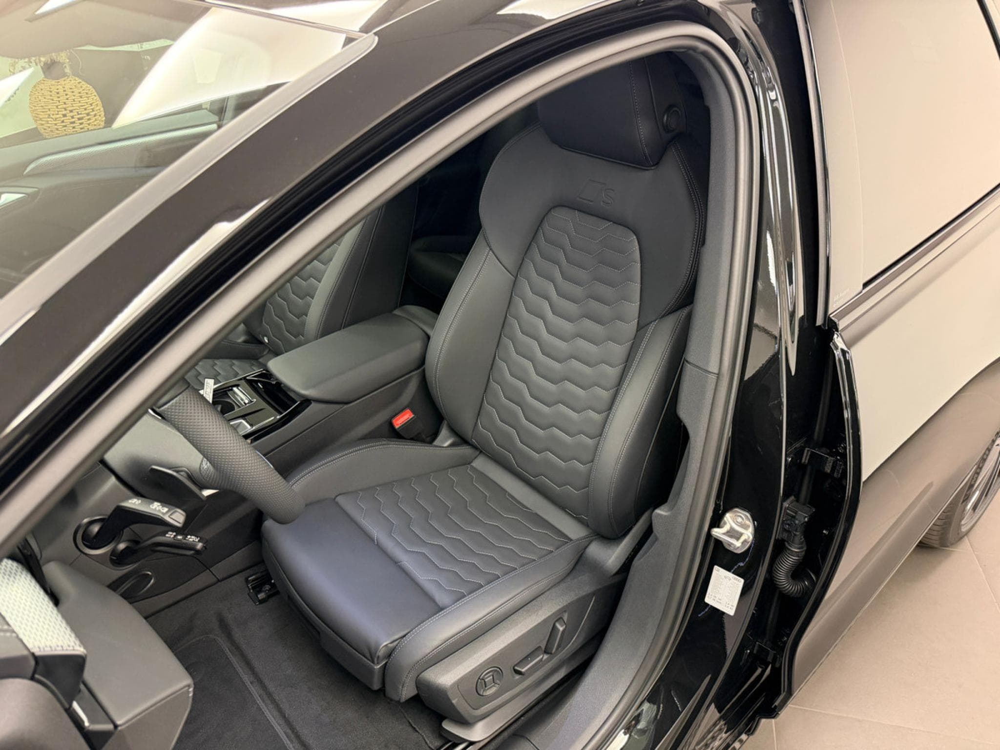 Audi A6 e-tron Avant e-tron performance S Line 367 CH / 270 KW (2026) - Foto 2