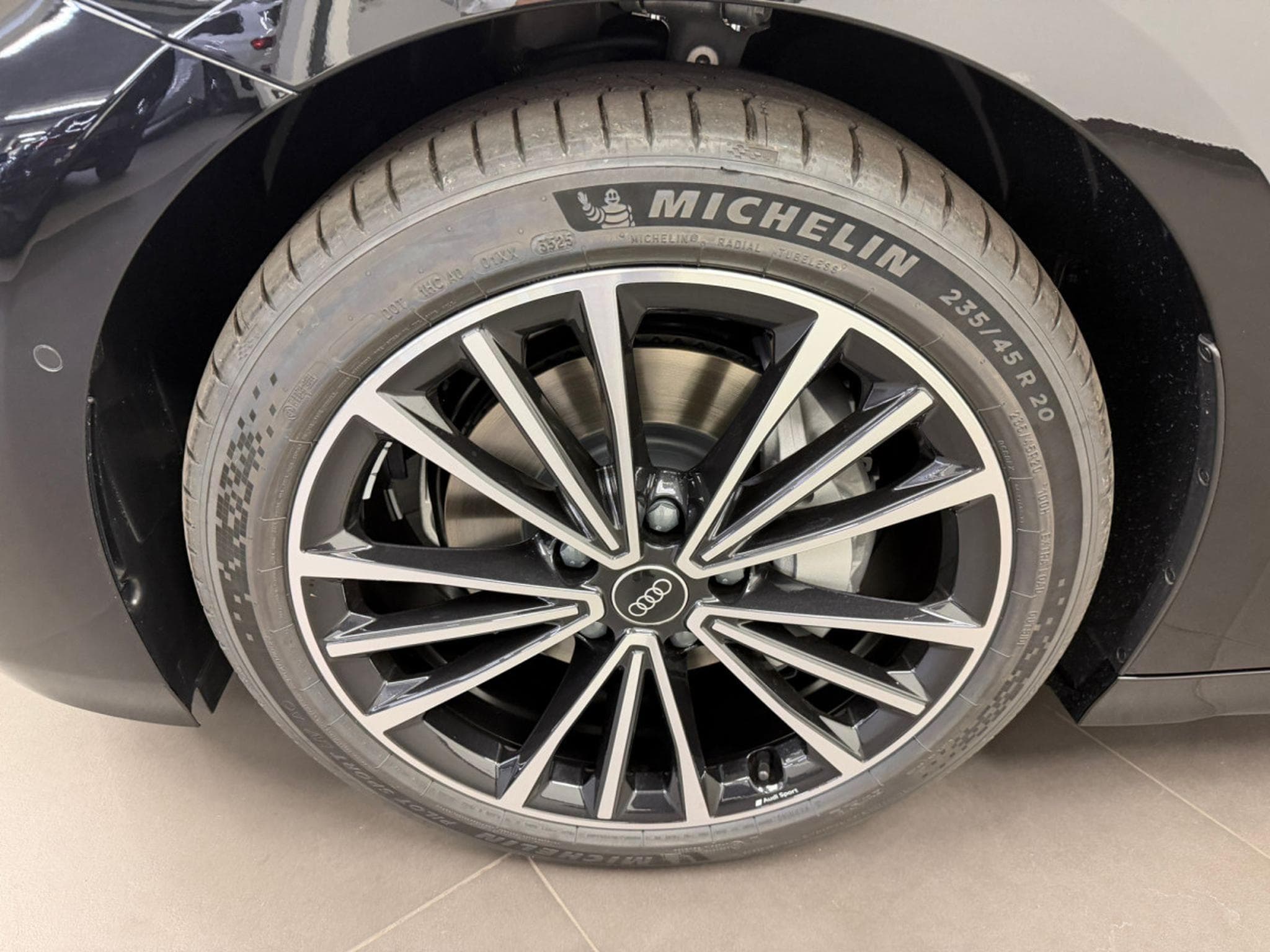 Audi A6 e-tron Avant e-tron performance S Line 367 CH / 270 KW (2026) - Foto 9