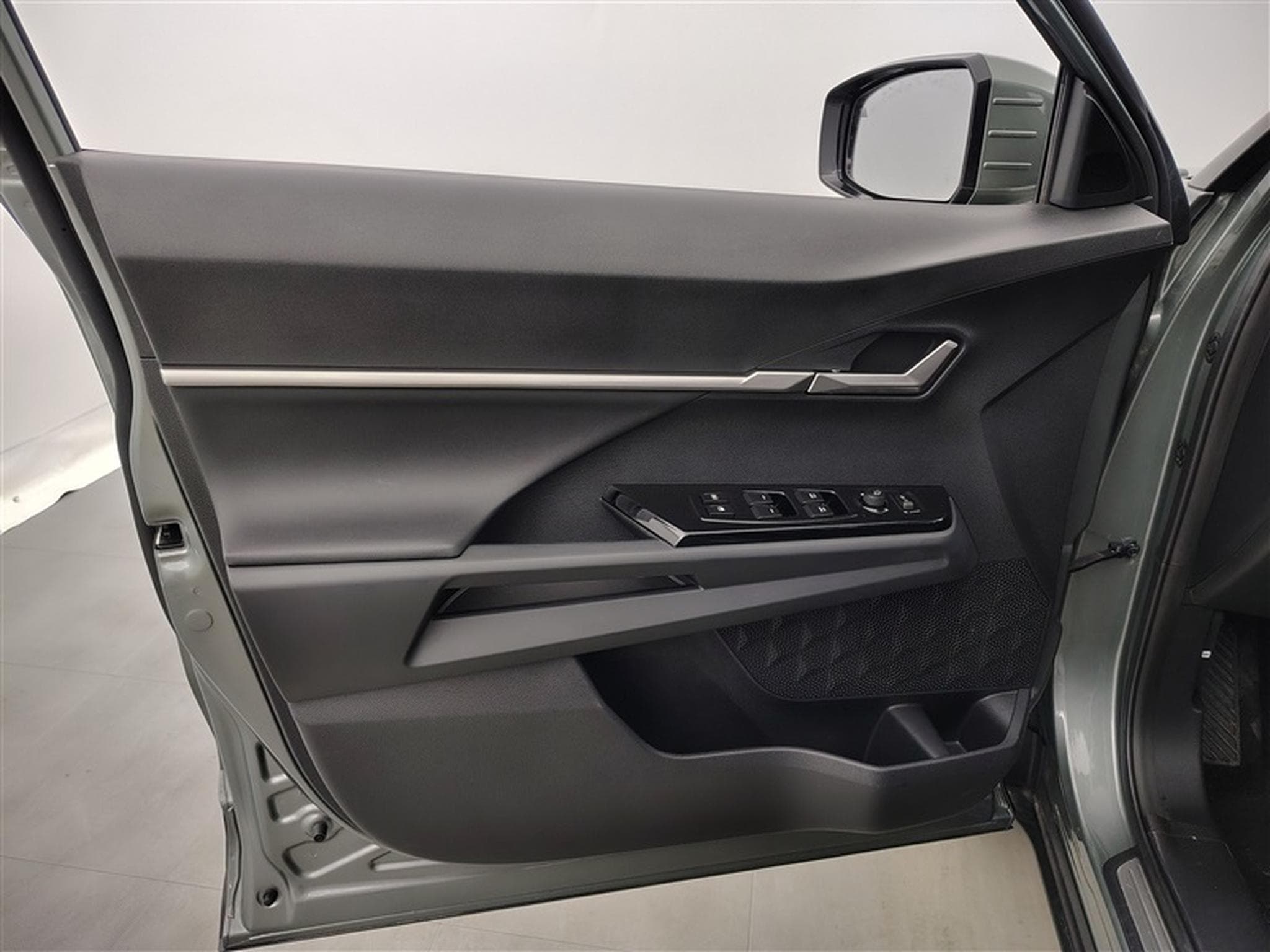 SsangYong Torres 1.5 T-GDi 163cv Dream CARPLAY / FULL LED / CUIR / CAMERA (2025) - Photo 17