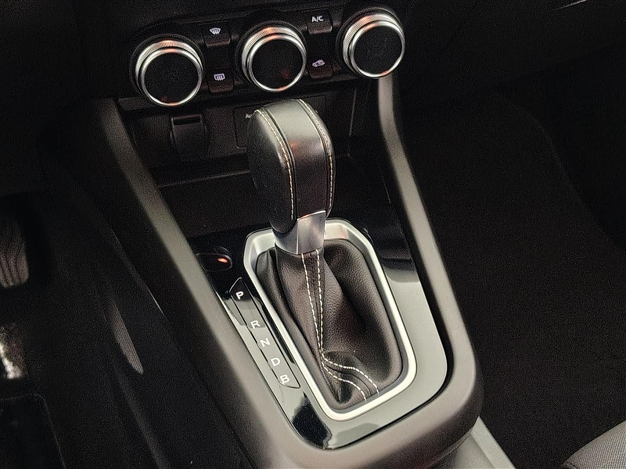 Renault Arkana E-TECH 1.6i Techno (2022) - Photo 12