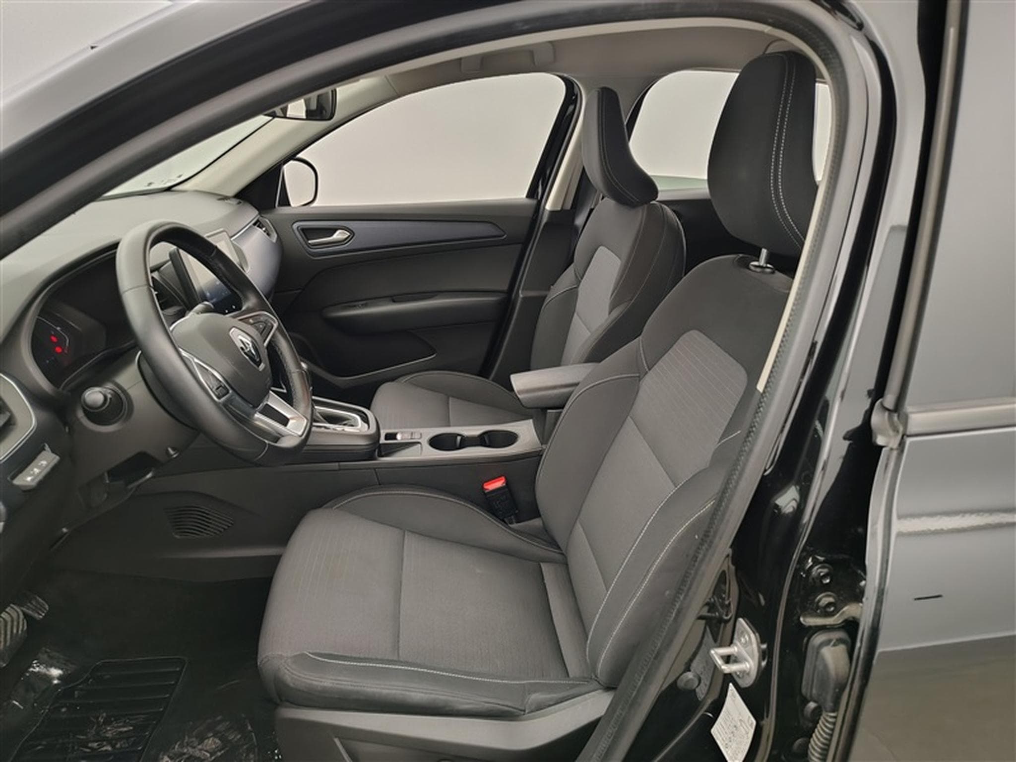 Renault Arkana E-TECH 1.6i Techno (2022) - Photo 7