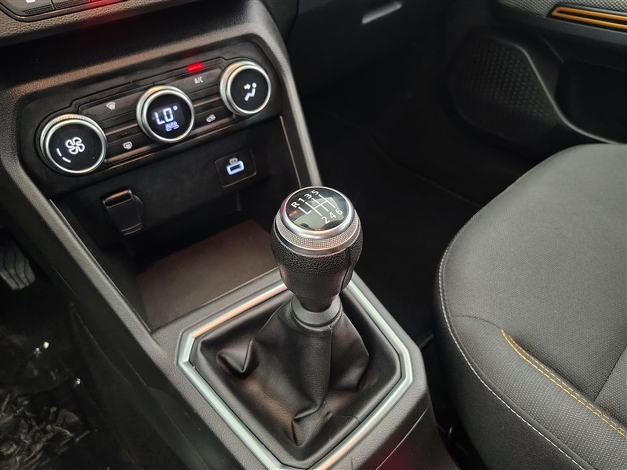 Dacia Sandero Stepway Plus 1.0 TCe*NAVI/FULL LED/CAM//CARPLAY/PDC* (2021) - Photo 12