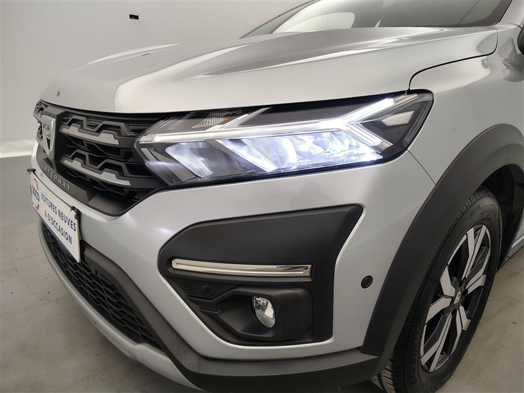 Dacia Sandero Stepway Plus 1.0 TCe*NAVI/FULL LED/CAM//CARPLAY/PDC* (2021) - Photo 15