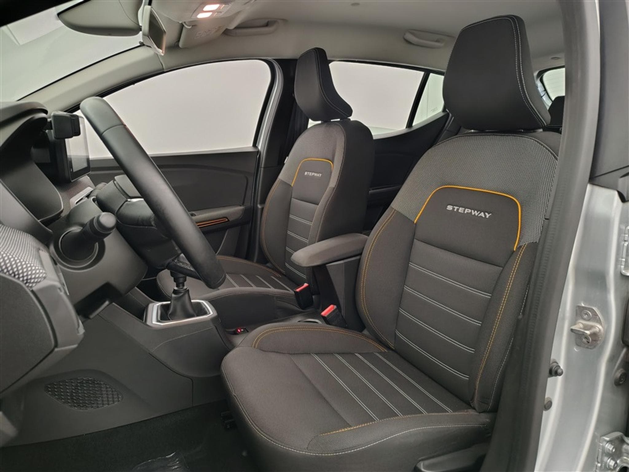 Dacia Sandero Stepway Plus 1.0 TCe*NAVI/FULL LED/CAM//CARPLAY/PDC* (2021) - Photo 7