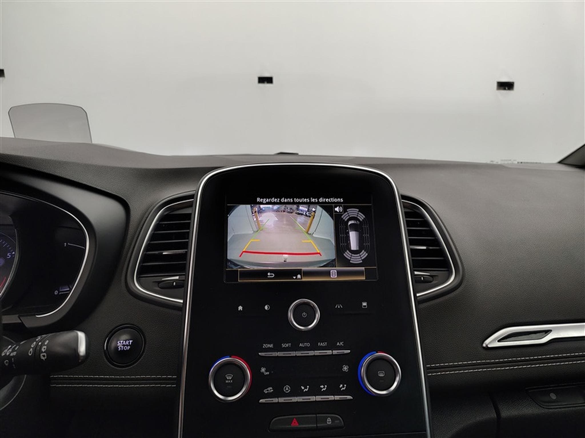 Renault Scenic 1.33 TCe 7P/LED (2021) - Photo 17