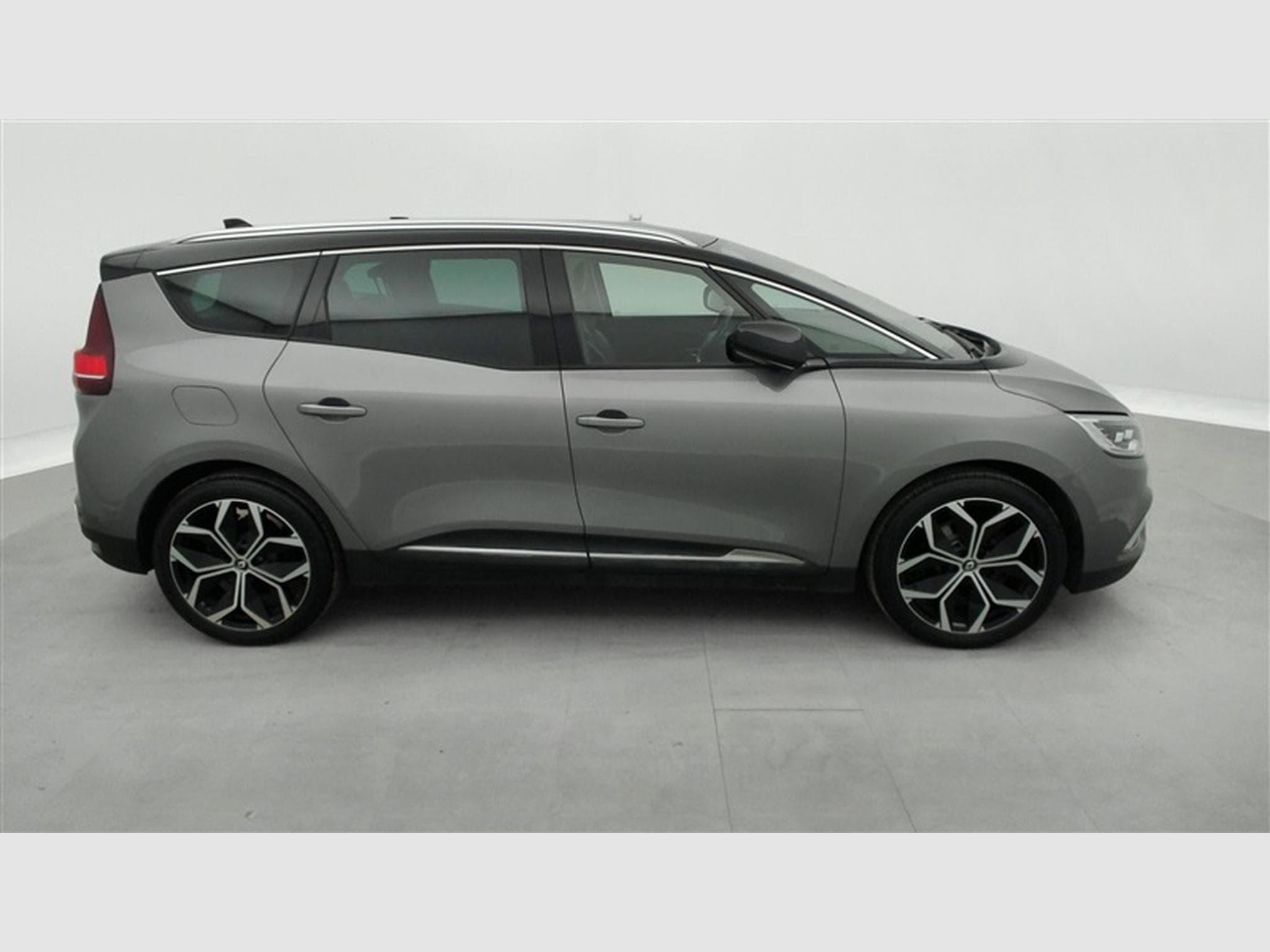 Renault Scenic 1.33 TCe 7P/LED (2021) - Photo 25