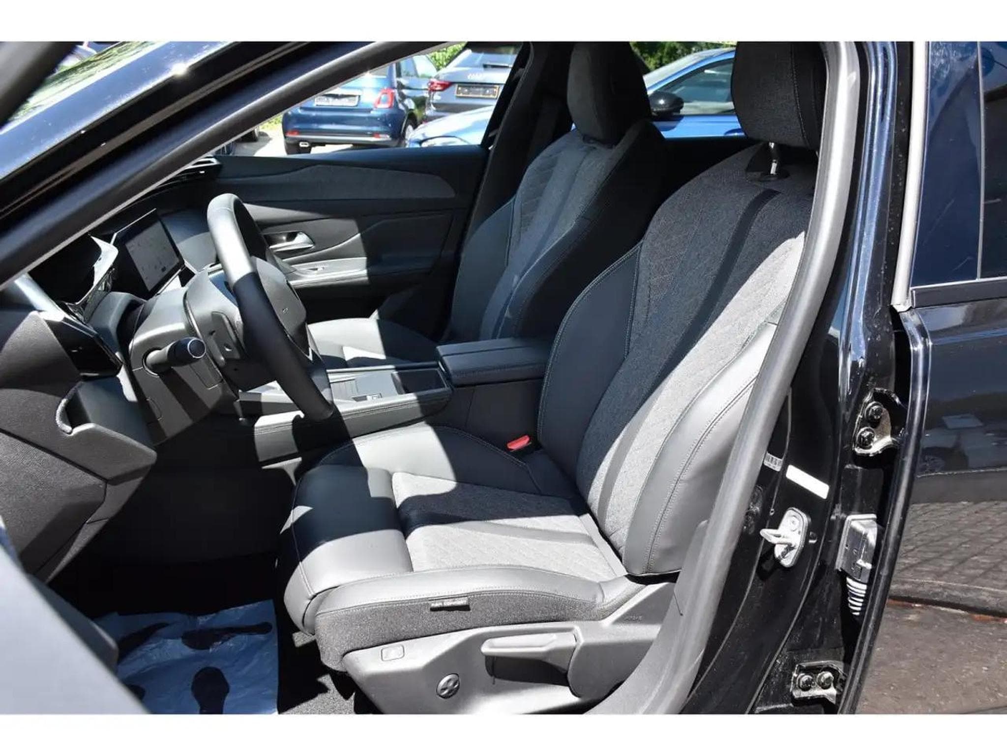Peugeot 4008 (2024) - Photo 6