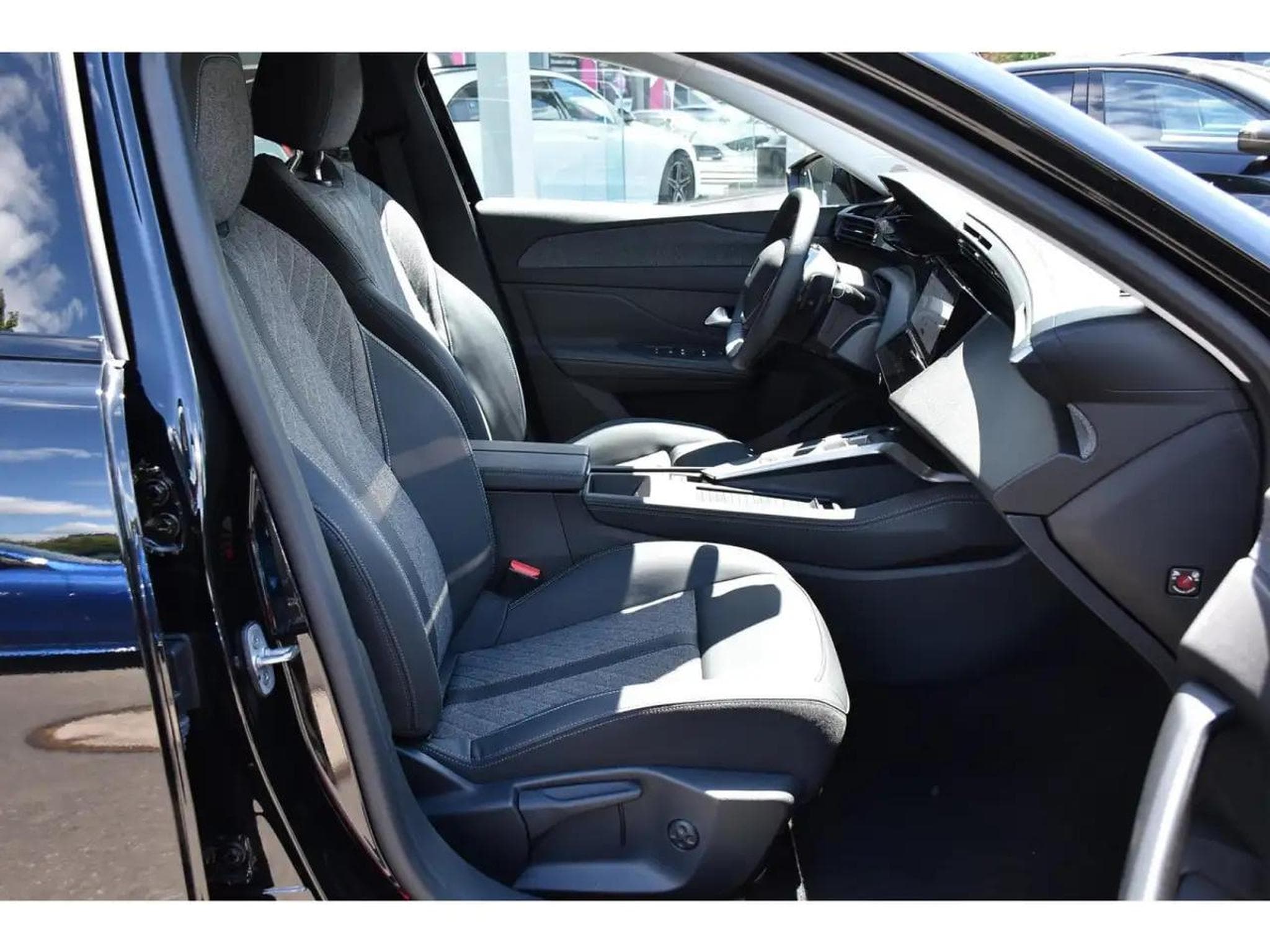 Peugeot 4008 (2024) - Photo 7