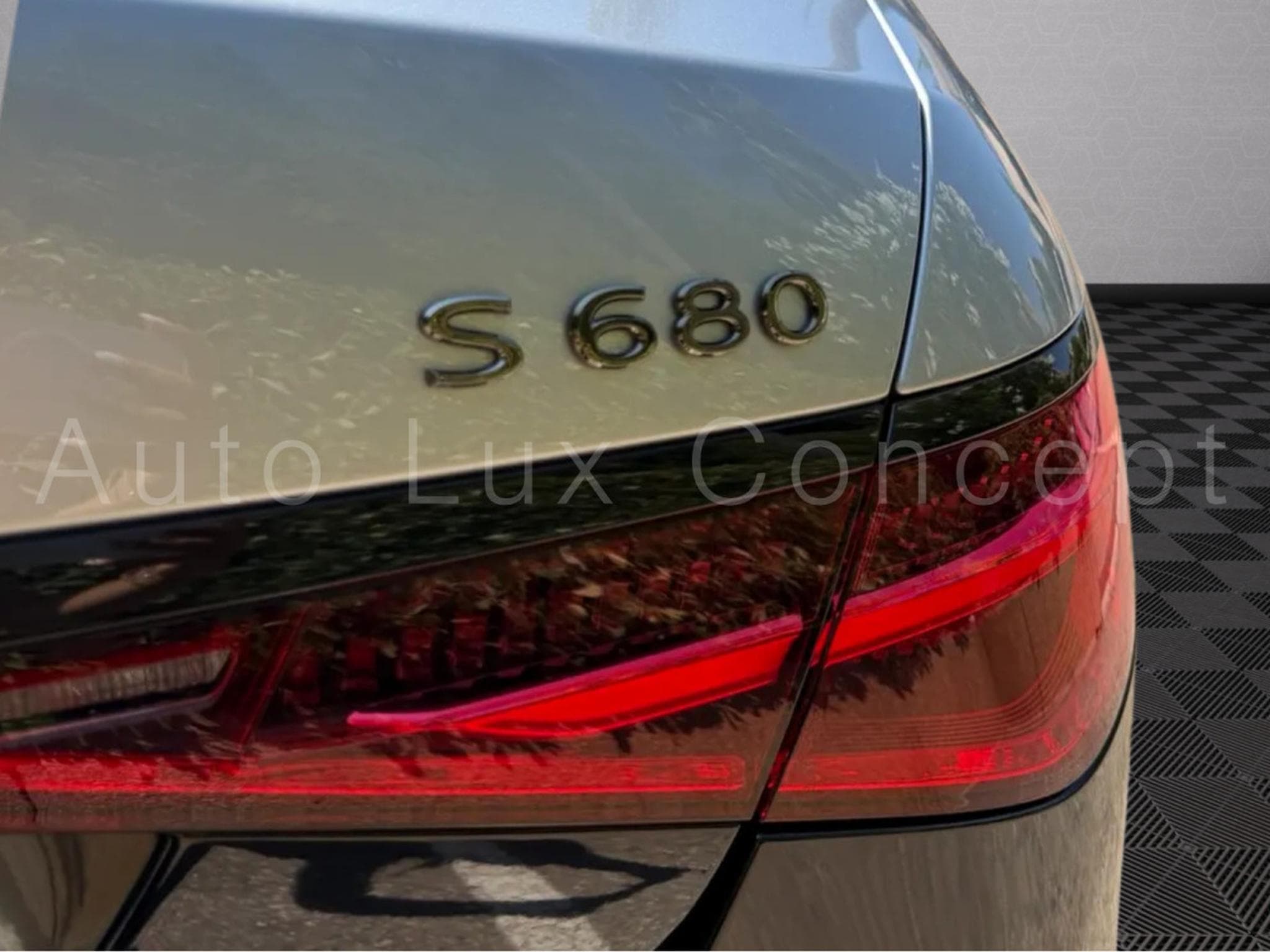 Mercedes S 680 Maybach Maybach 4MATIC Night Series (2023) - Photo 14
