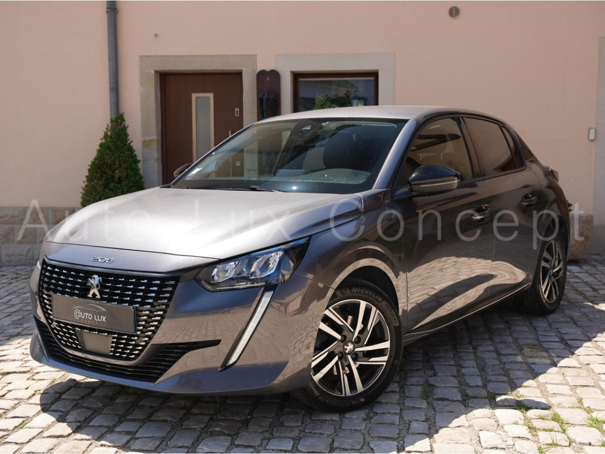Peugeot 208 1.2 PureTech 100 S&S Allure Pack (2022) - Photo 1