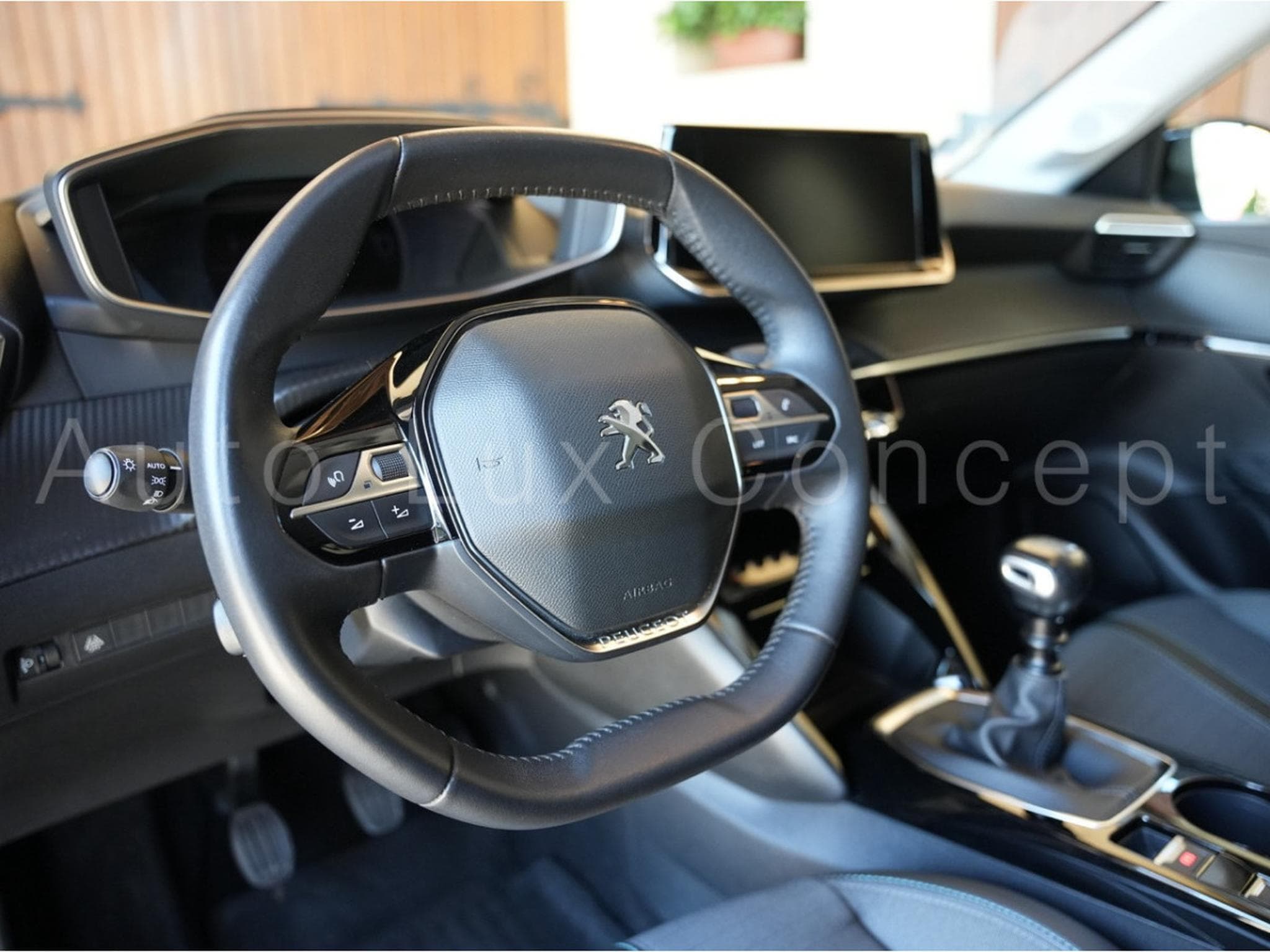 Peugeot 208 1.2 PureTech 100 S&S Allure Pack (2022) - Photo 6