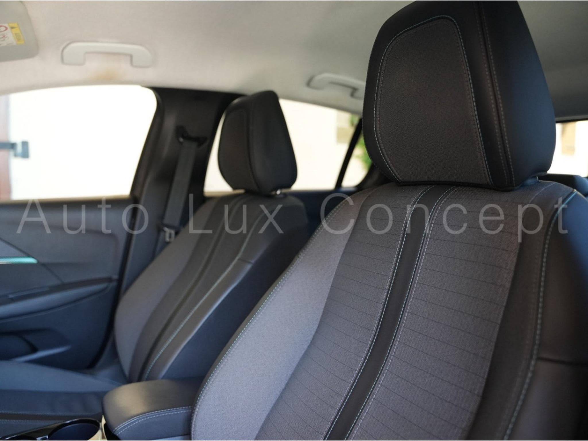 Peugeot 208 1.2 PureTech 100 S&S Allure Pack (2022) - Photo 8