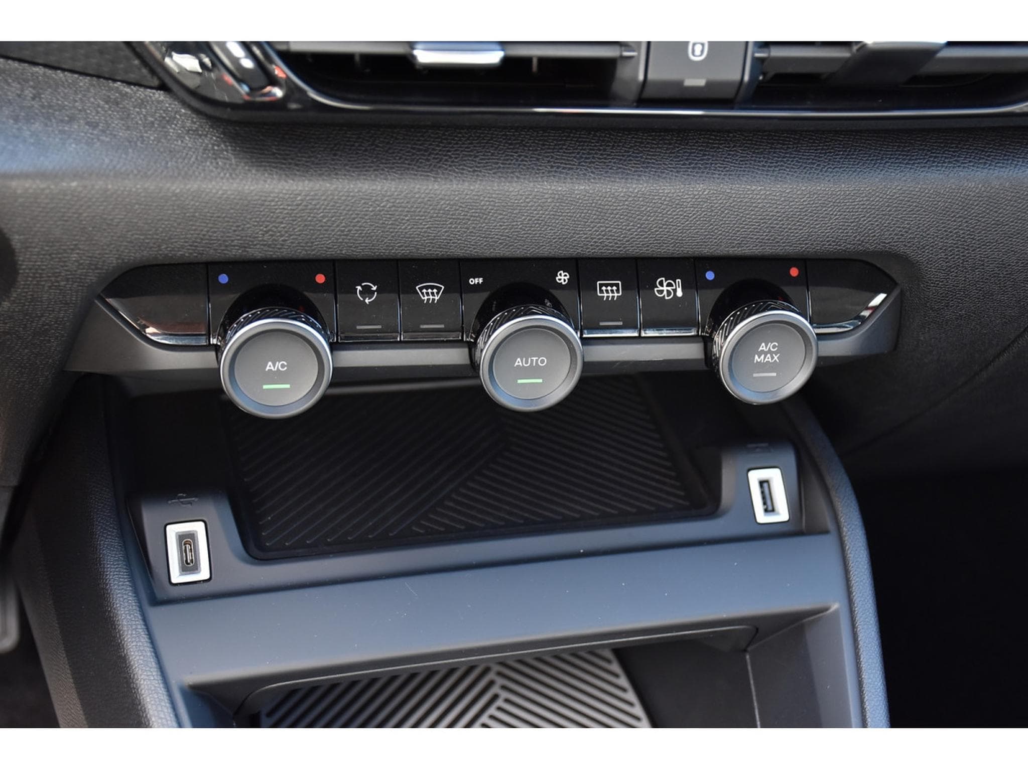 Citroën C4 1.2 MHEV MAX e-DCS6 LANE SIDE CAM 1° MAIN (2025) - Photo 19