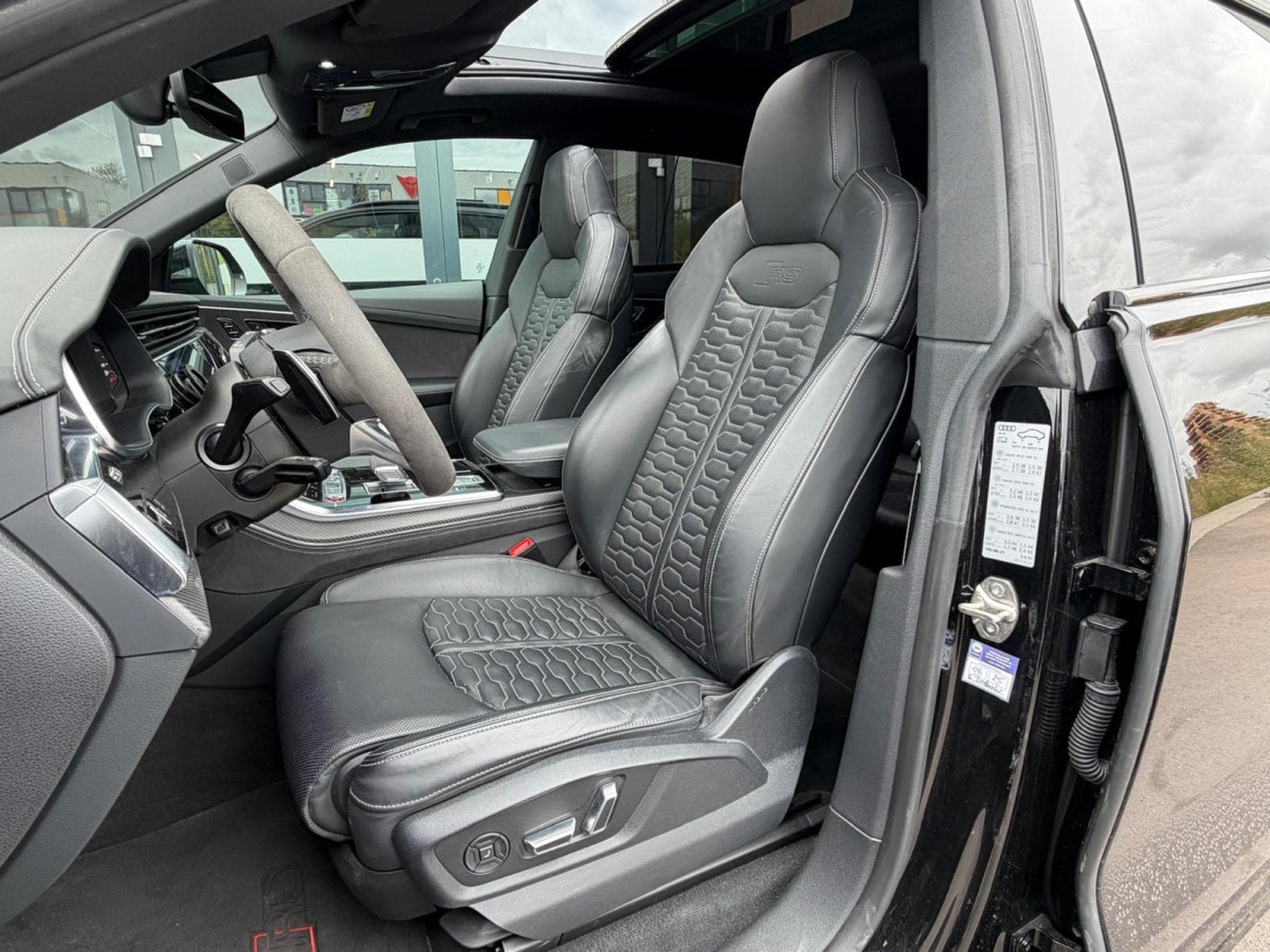 Audi RSQ8 4.0 TFSI/PANO/23//HUD/Matrix/DYNAMIC/NIGHT V/*VOLL** (2024) - Photo 11