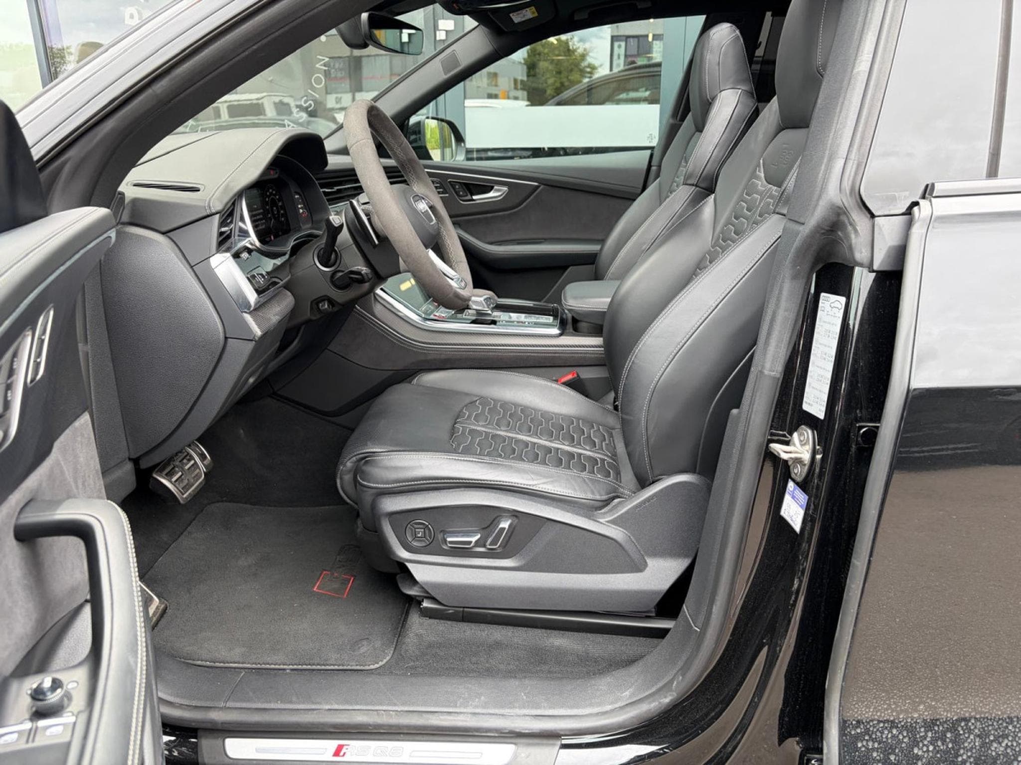 Audi RSQ8 4.0 TFSI/PANO/23//HUD/Matrix/DYNAMIC/NIGHT V/*VOLL** (2024) - Photo 16