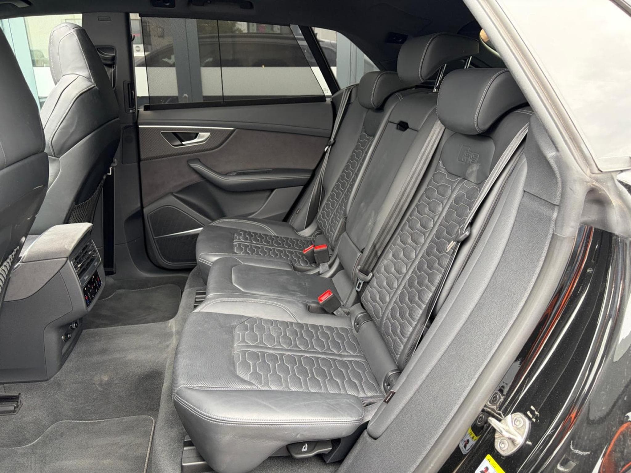 Audi RSQ8 4.0 TFSI/PANO/23//HUD/Matrix/DYNAMIC/NIGHT V/*VOLL** (2024) - Photo 24