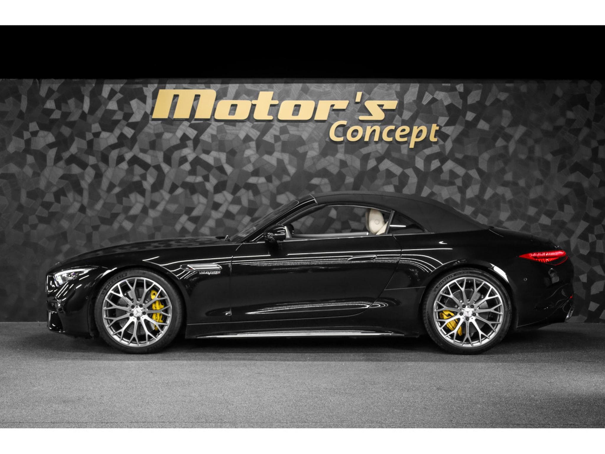 Mercedes SL 63 AMG 4 MATIC + (2022) - Photo 2