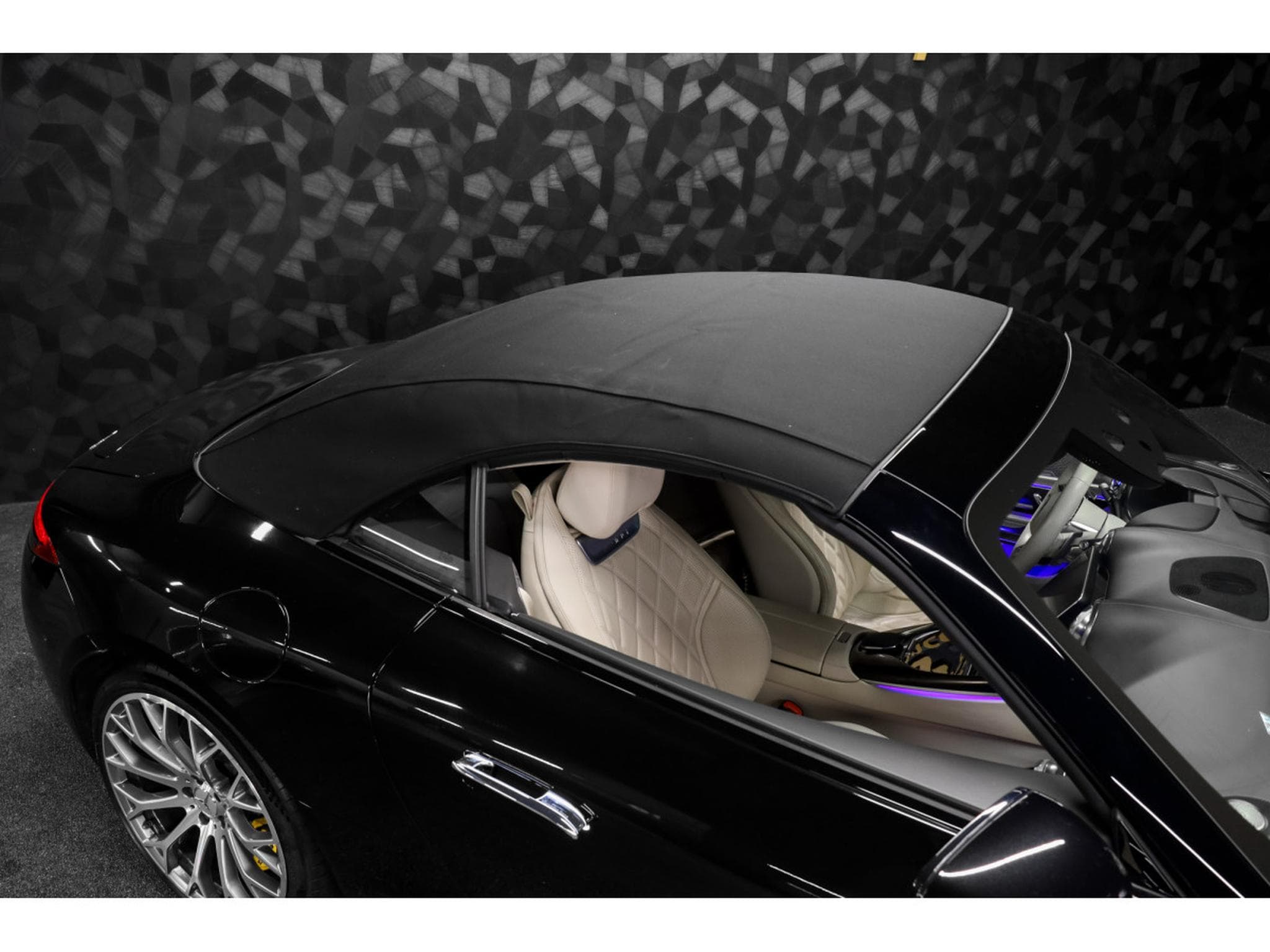 Mercedes SL 63 AMG 4 MATIC + (2022) - Photo 24