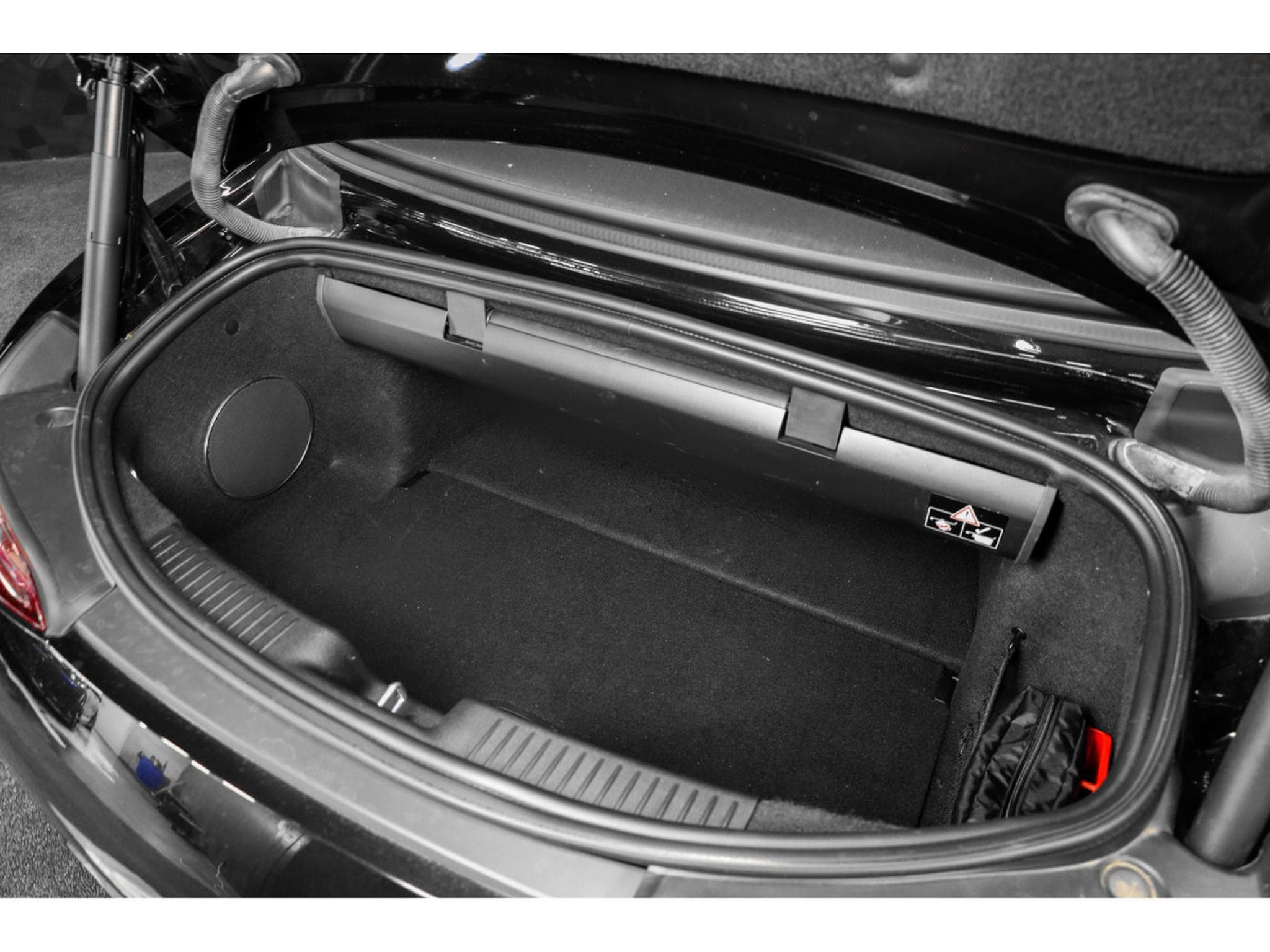 Mercedes SL 63 AMG 4 MATIC + (2022) - Photo 28