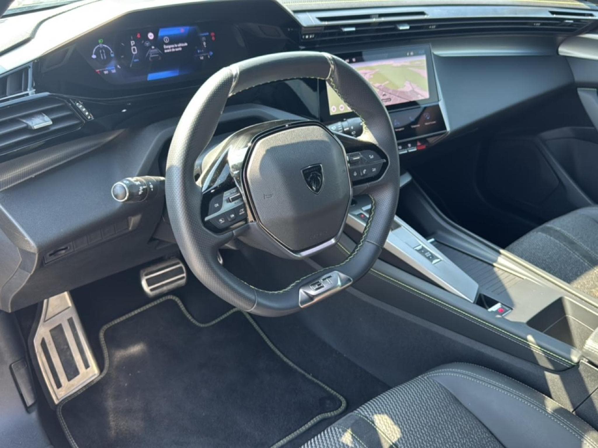 Peugeot 308 1.2 HYBRID 145 GT E-DCS6 (2025) - Photo 15