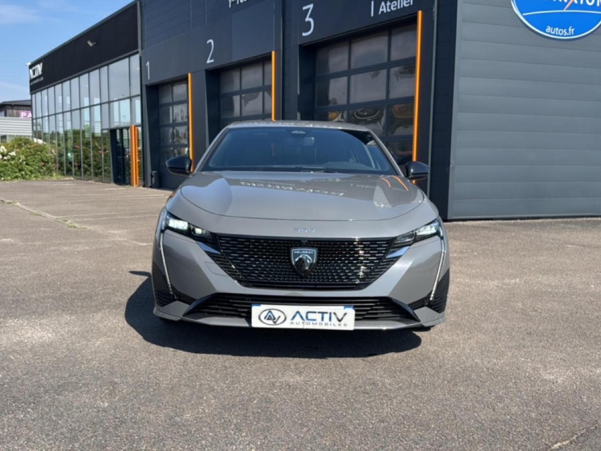 Peugeot 308 1.2 HYBRID 145 GT E-DCS6 (2025) - Photo 2