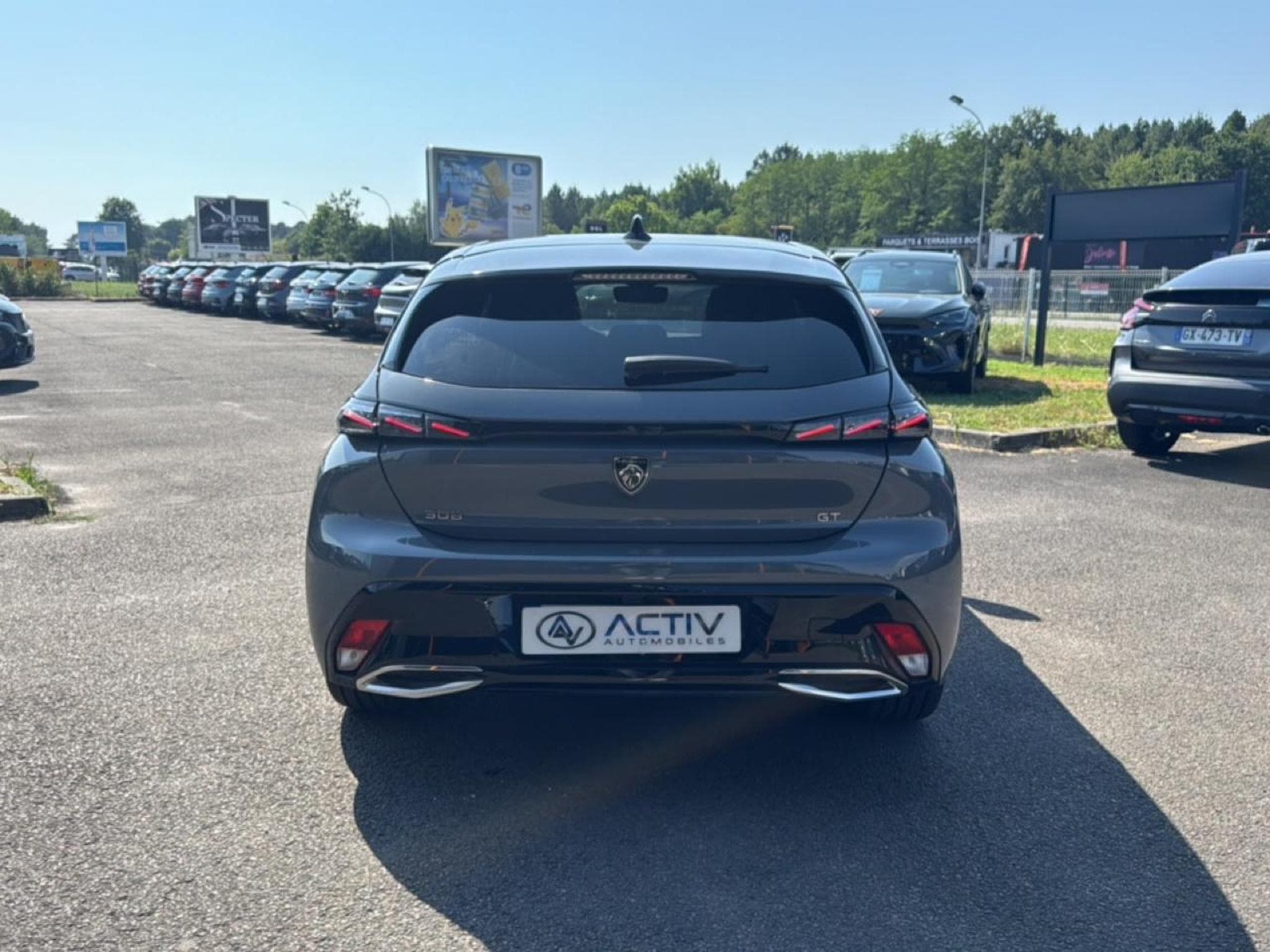 Peugeot 308 1.2 HYBRID 145 GT E-DCS6 (2025) - Photo 6