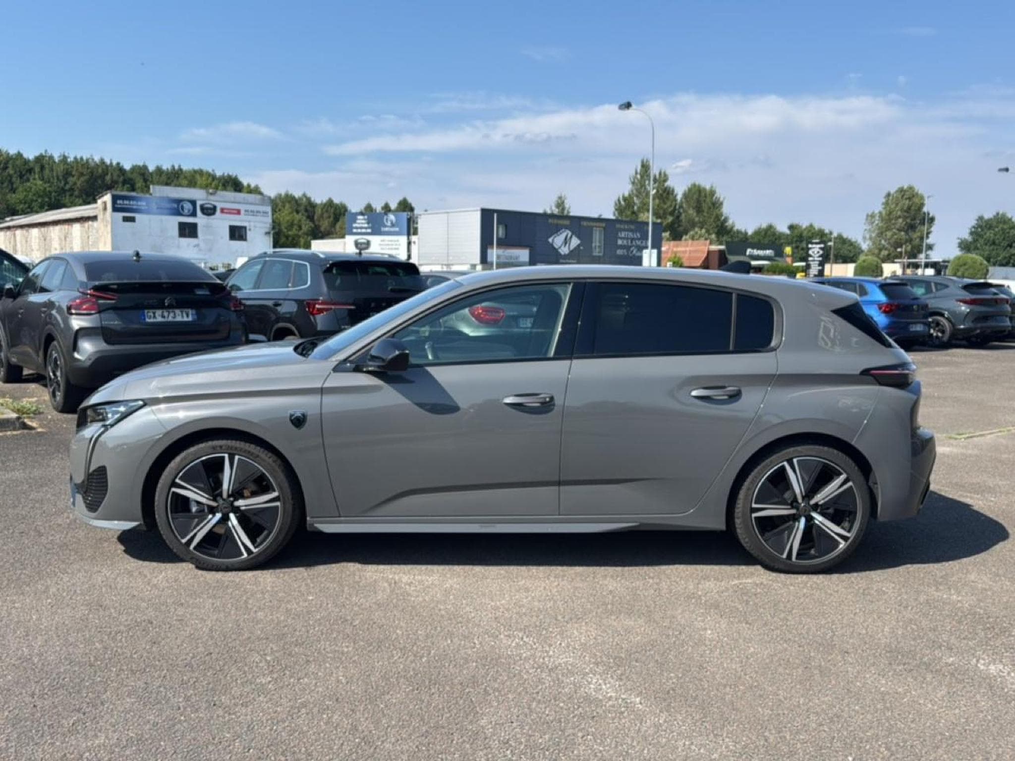 Peugeot 308 1.2 HYBRID 145 GT E-DCS6 (2025) - Photo 8