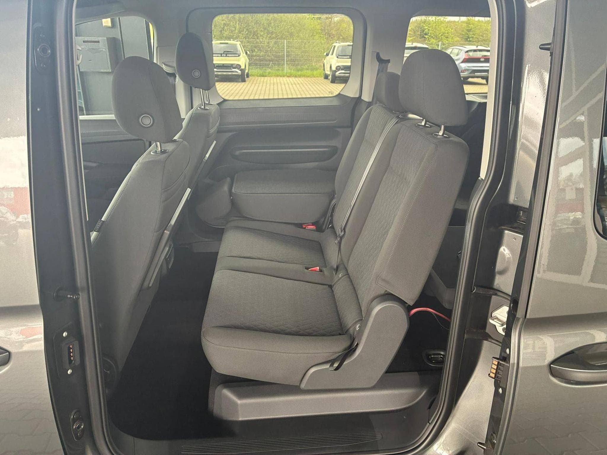 VW Caddy Life (2026) - Photo 2