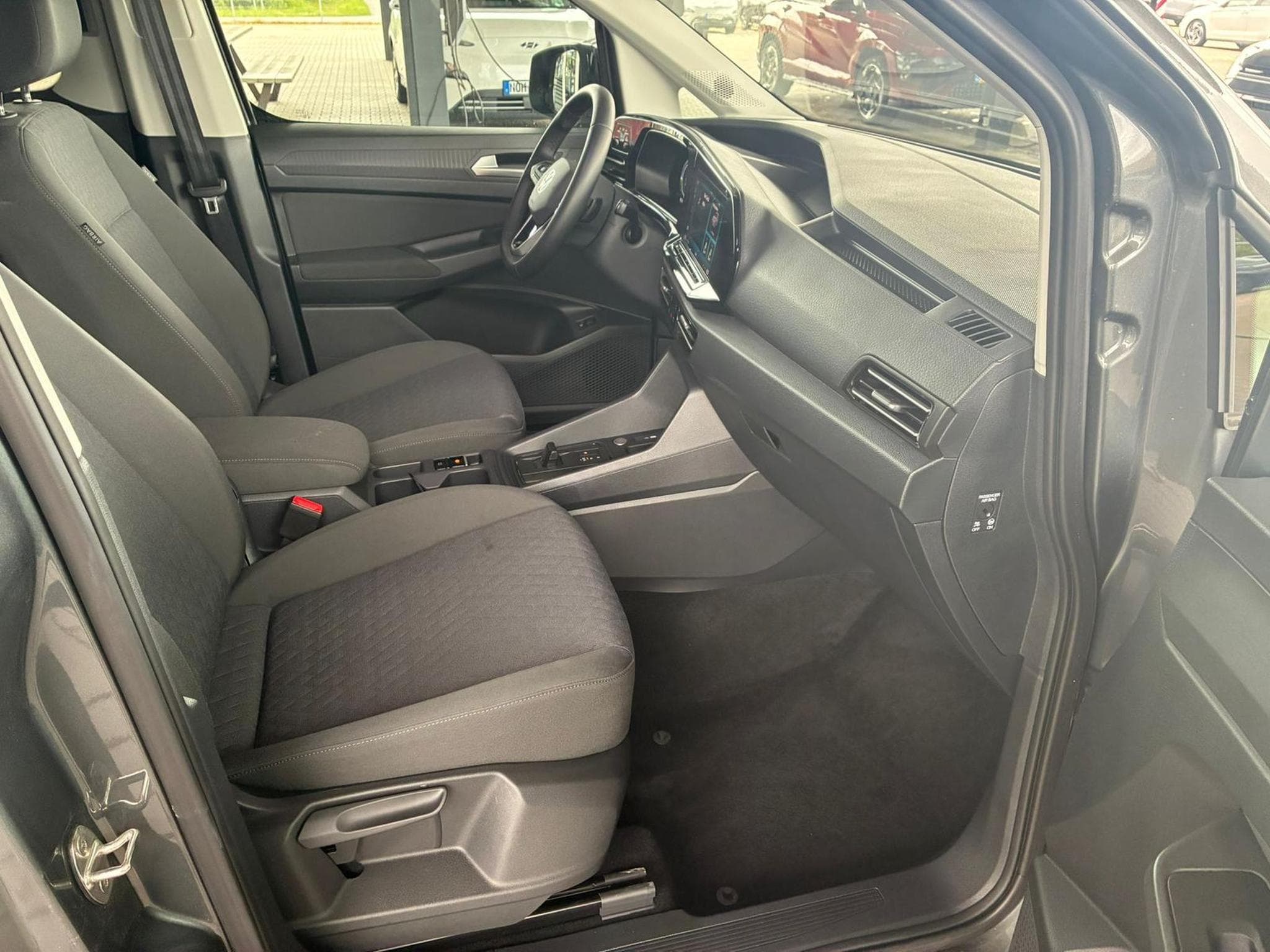 VW Caddy Life (2026) - Photo 6