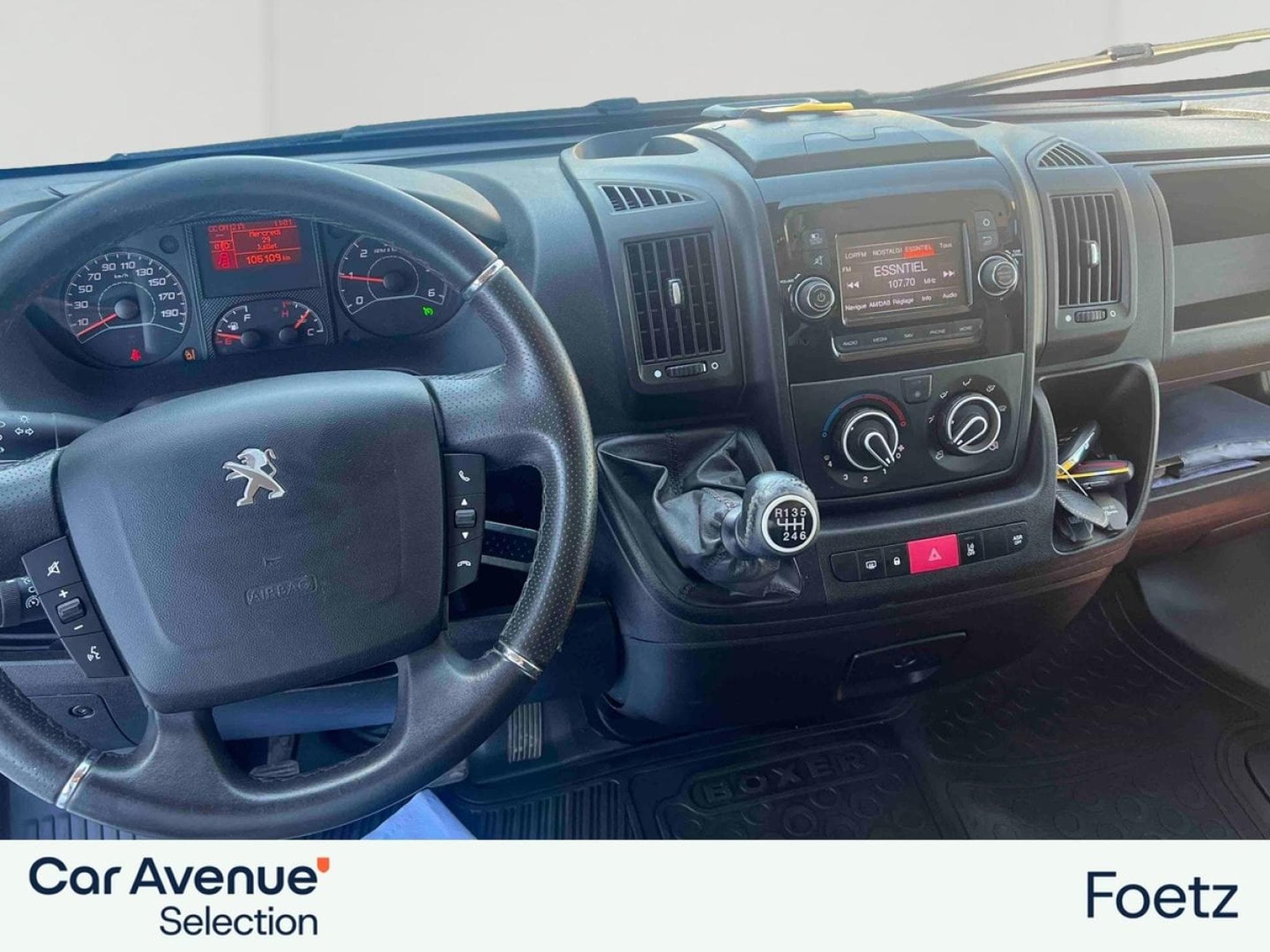PEUGEOT Boxer 335 L2H2 2.2 BlueHDi S&S 165ch Asphalt (2021) - Photo 3