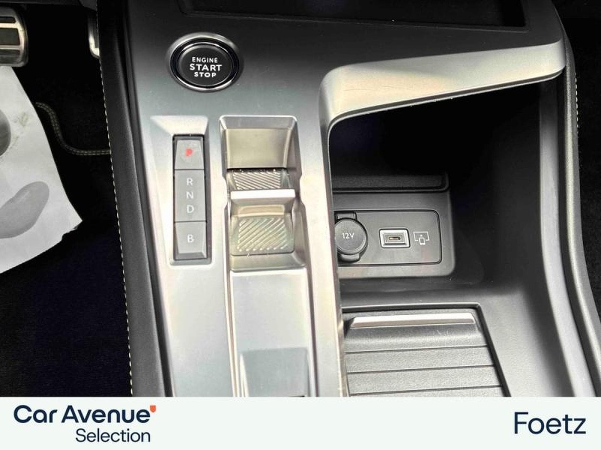 PEUGEOT 308 PHEV 180ch Allure e-EAT8 (2022) - Photo 10