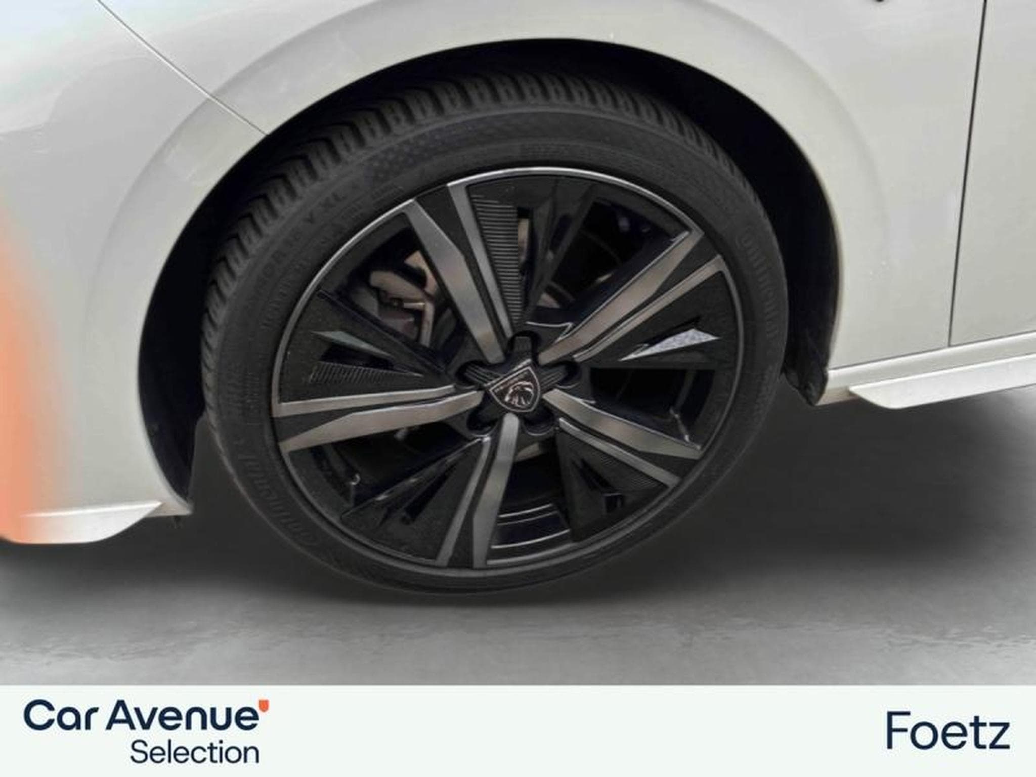 PEUGEOT 308 PHEV 180ch Allure e-EAT8 (2022) - Photo 11