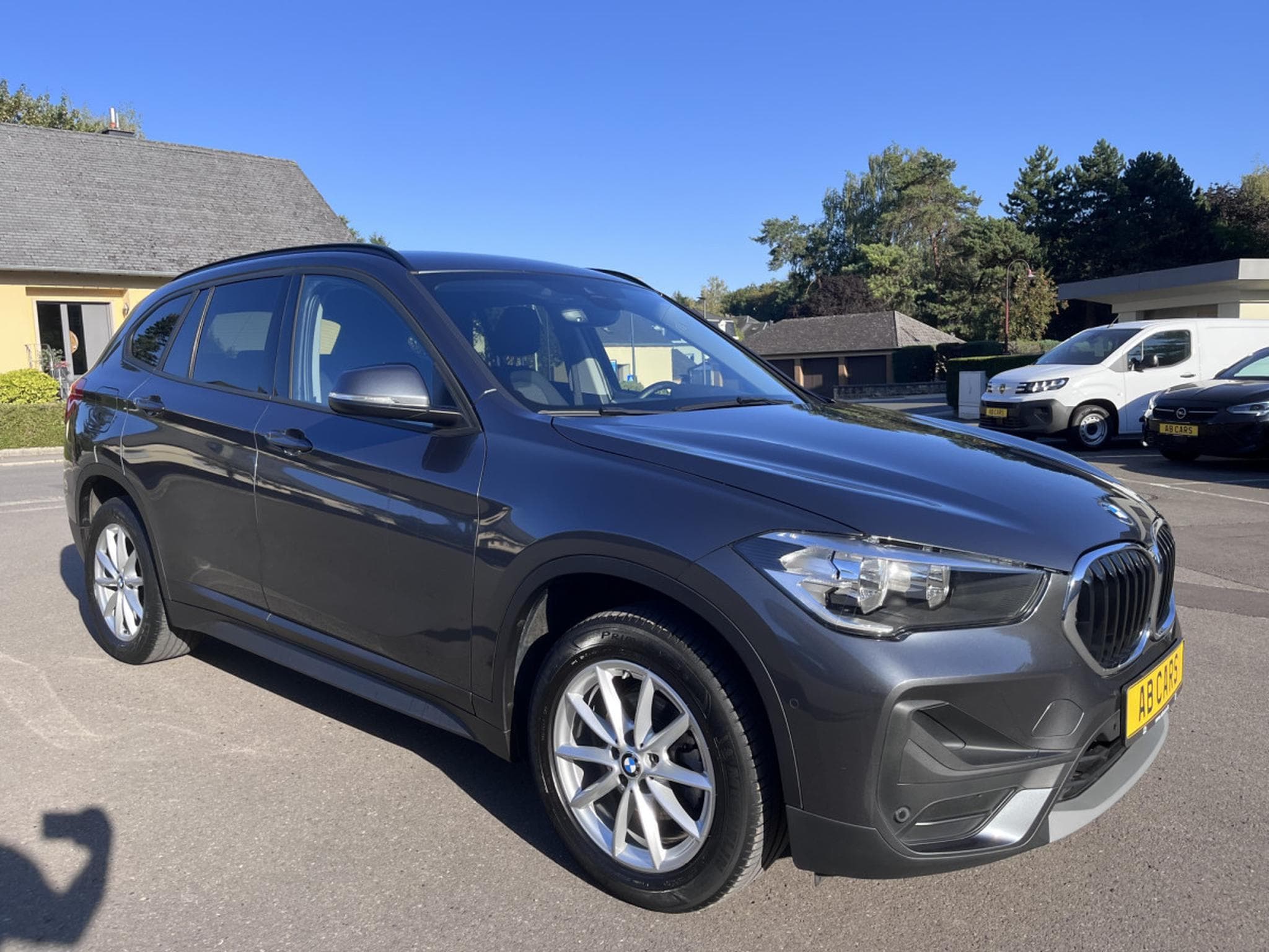 BMW X1 sDrive16dA 116PK (2021) - Photo 2