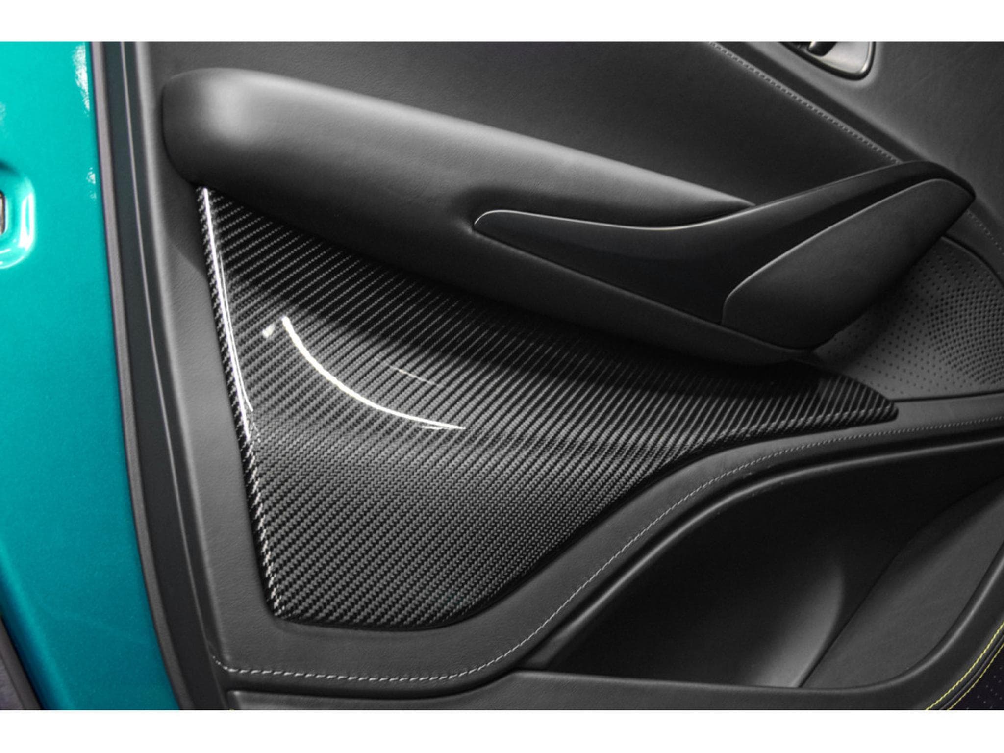 Aston-Martin DBX 707 AMR23 4.0 V8 Bi-Turbo (2024) - Photo 22