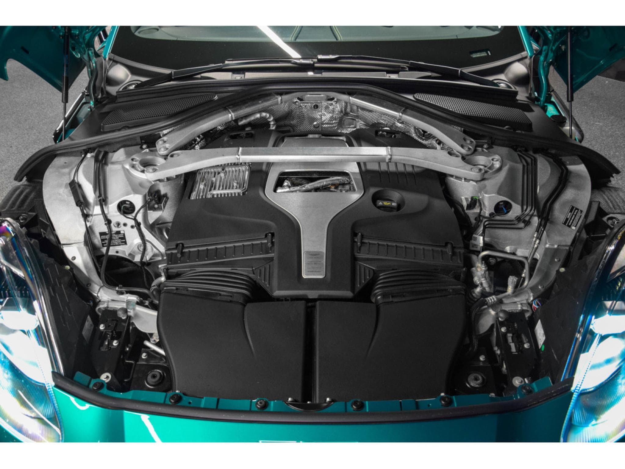 Aston-Martin DBX 707 AMR23 4.0 V8 Bi-Turbo (2024) - Photo 29