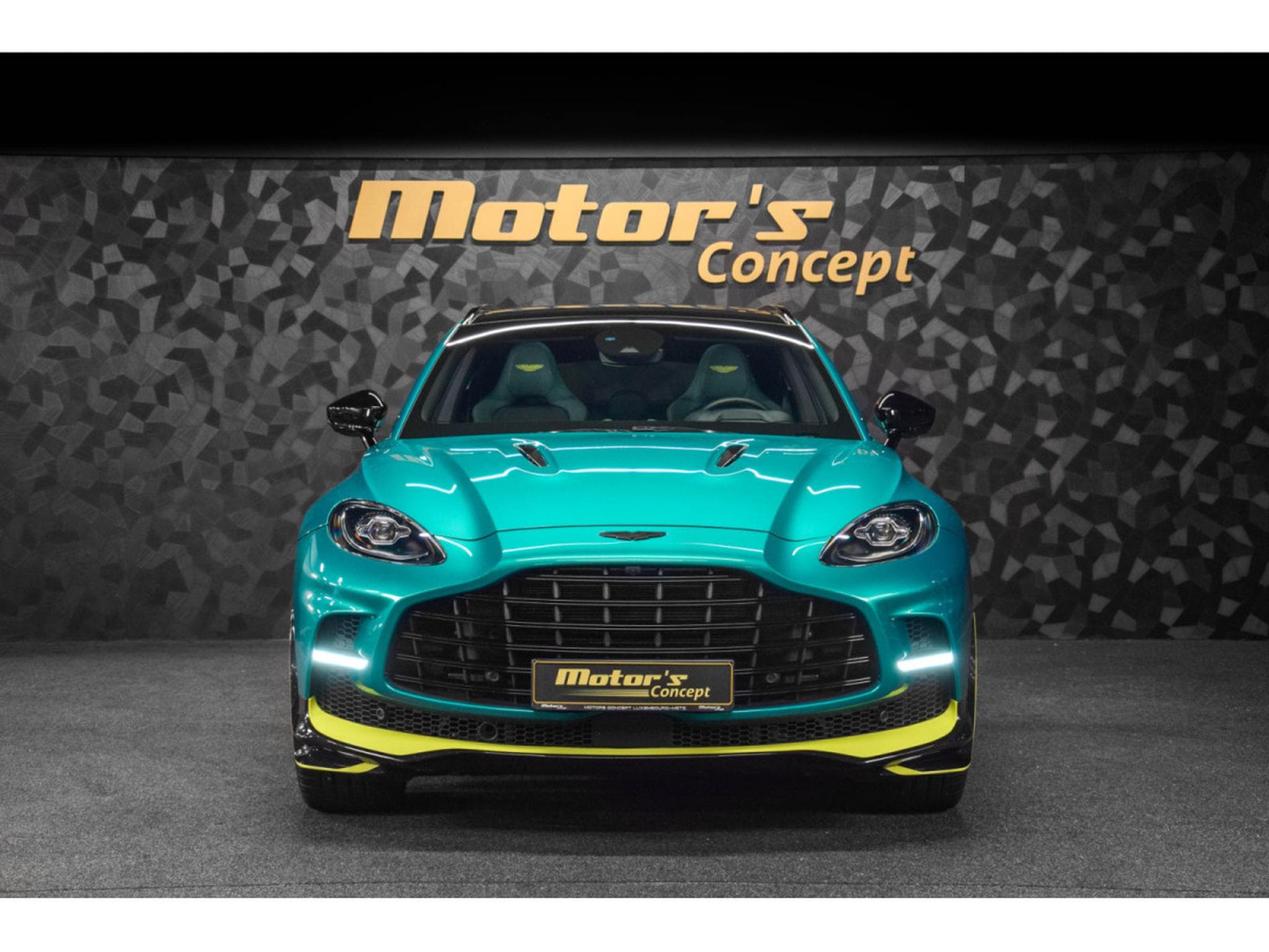 Aston-Martin DBX 707 AMR23 4.0 V8 Bi-Turbo (2024) - Photo 4