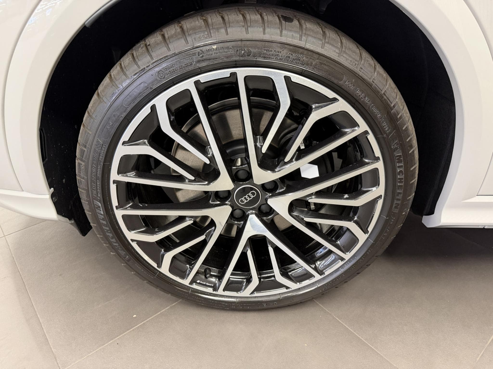 Audi SQ5 SUV 367 CH / 270 kW TFSI quattro S tronic (2026) - Foto 10