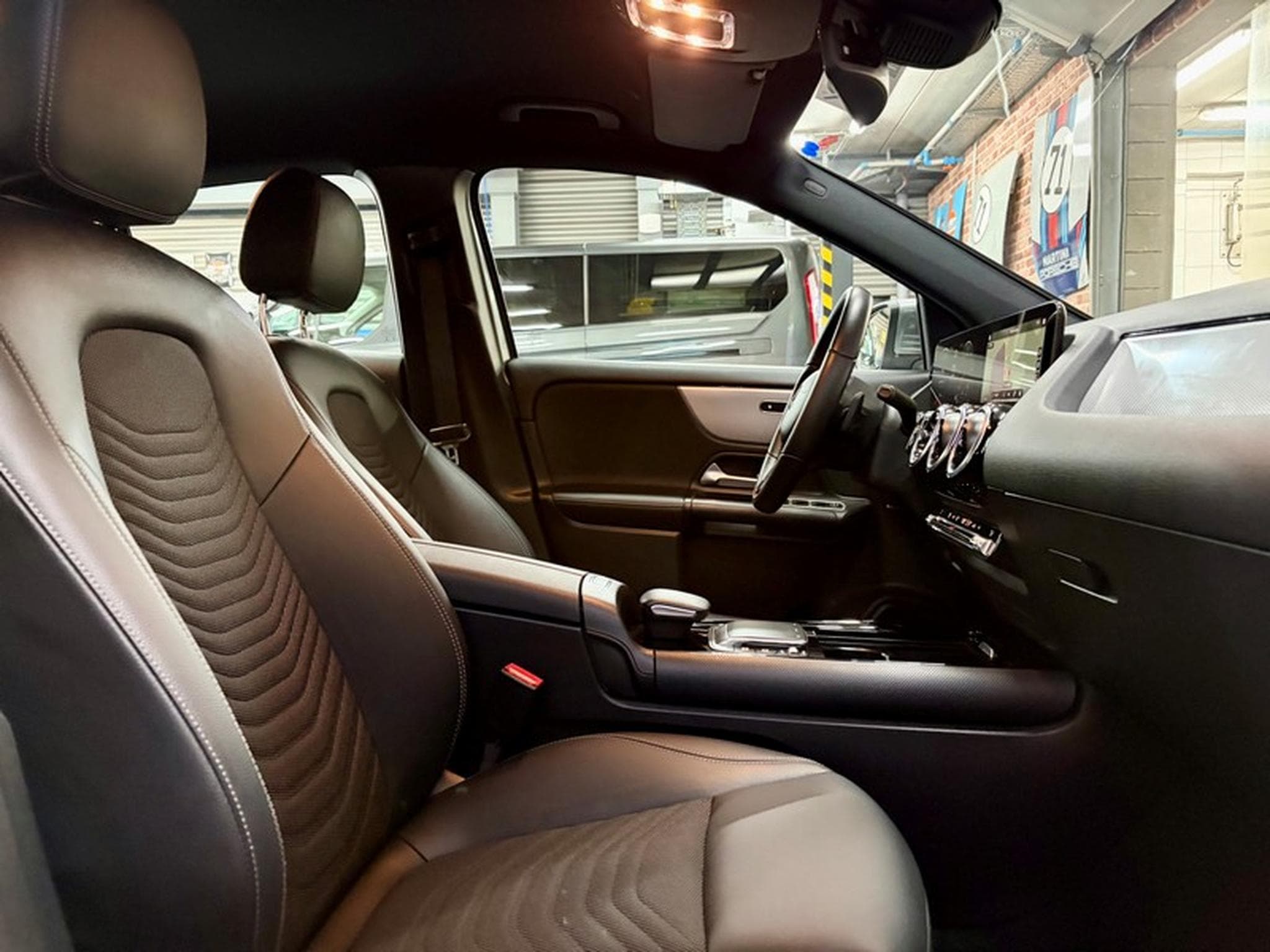 Mercedes GLA 200 GLA 200d 2.0 150cv Auto BUSINESS SOLUTION (2022) - Photo 8