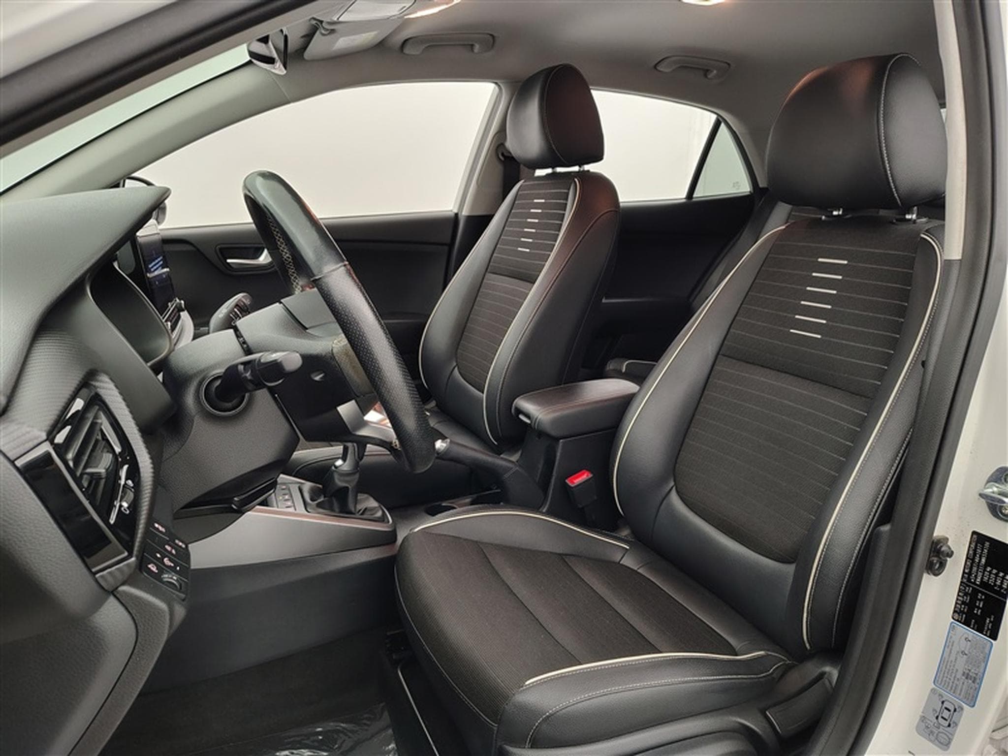 Kia Rio 1.0 T GT Line (2021) - Photo 7
