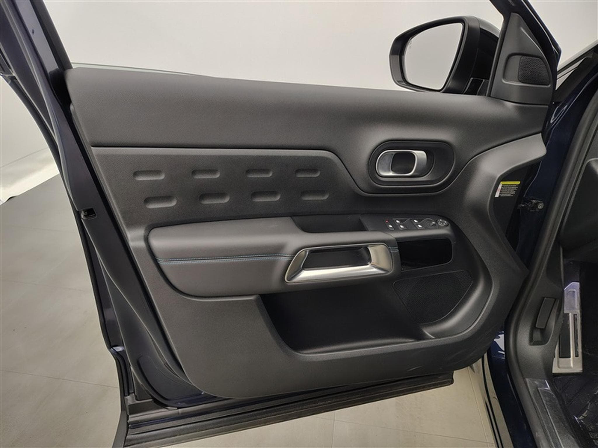 Citroen C5 Aircross 1.2i 130Cv EAT8 Shine NAVI / CARPLAY / FULL LED (2023) - Photo 17