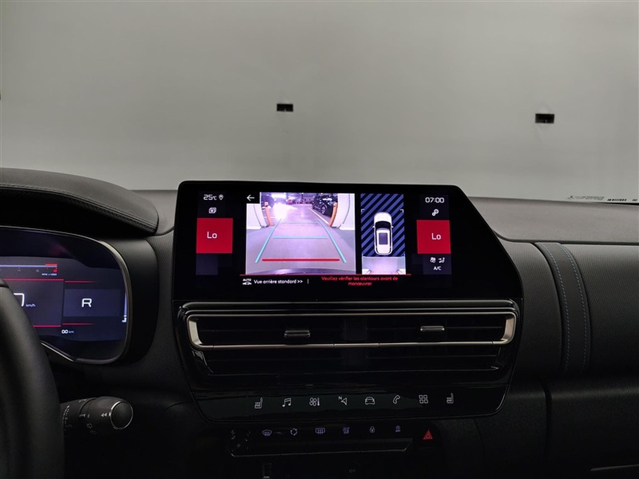 Citroen C5 Aircross 1.2i 130Cv EAT8 Shine NAVI / CARPLAY / FULL LED (2023) - Photo 18