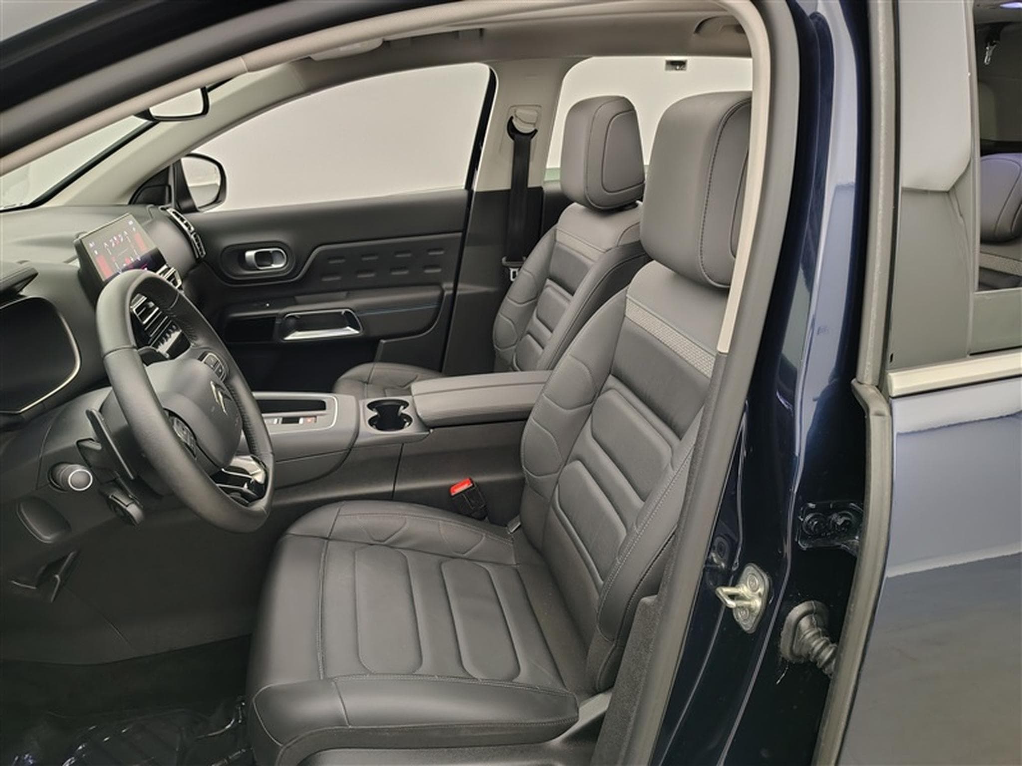 Citroen C5 Aircross 1.2i 130Cv EAT8 Shine NAVI / CARPLAY / FULL LED (2023) - Photo 7