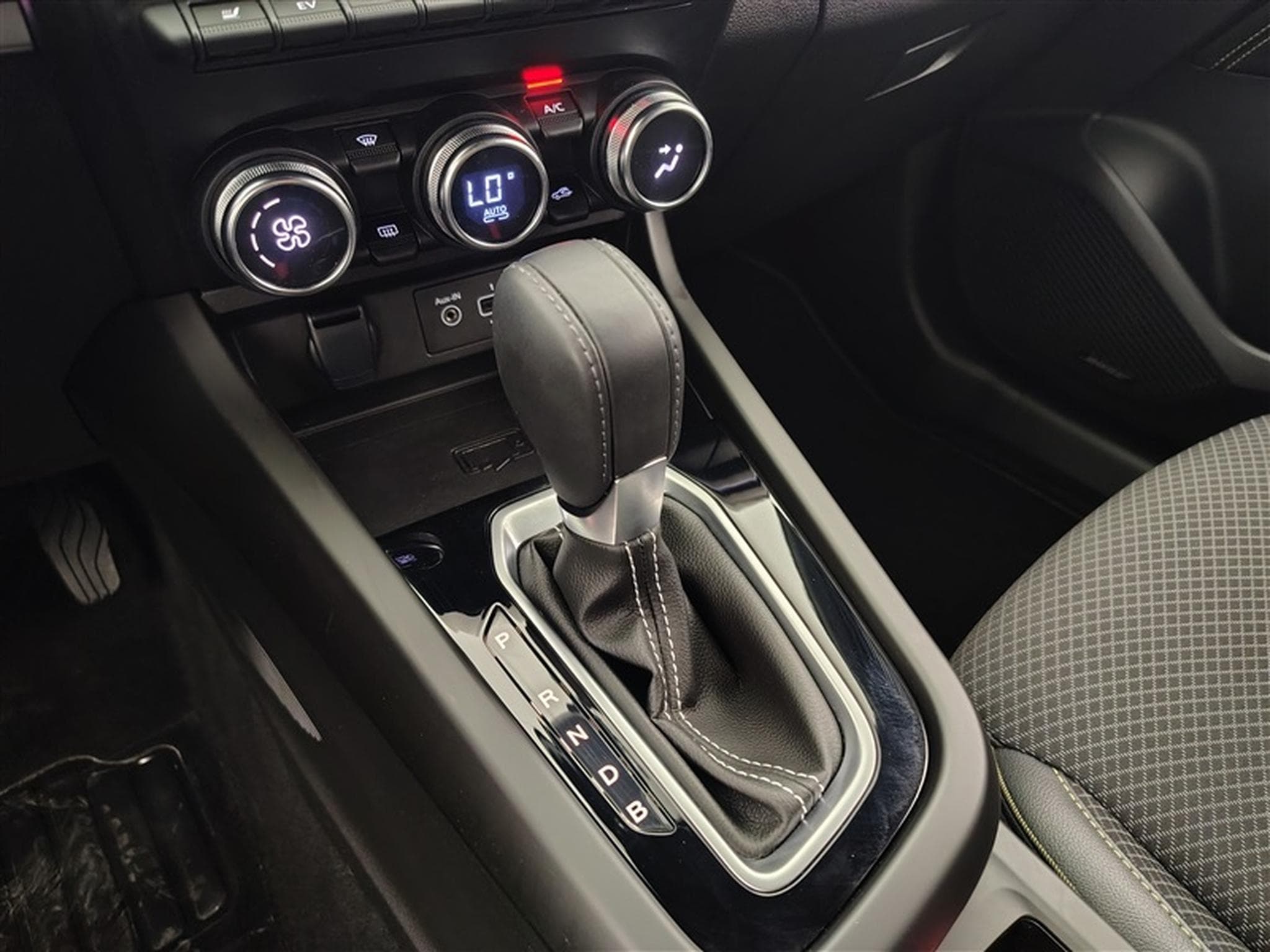 Renault Arkana E-TECH 1.6i Techno (2024) - Photo 12