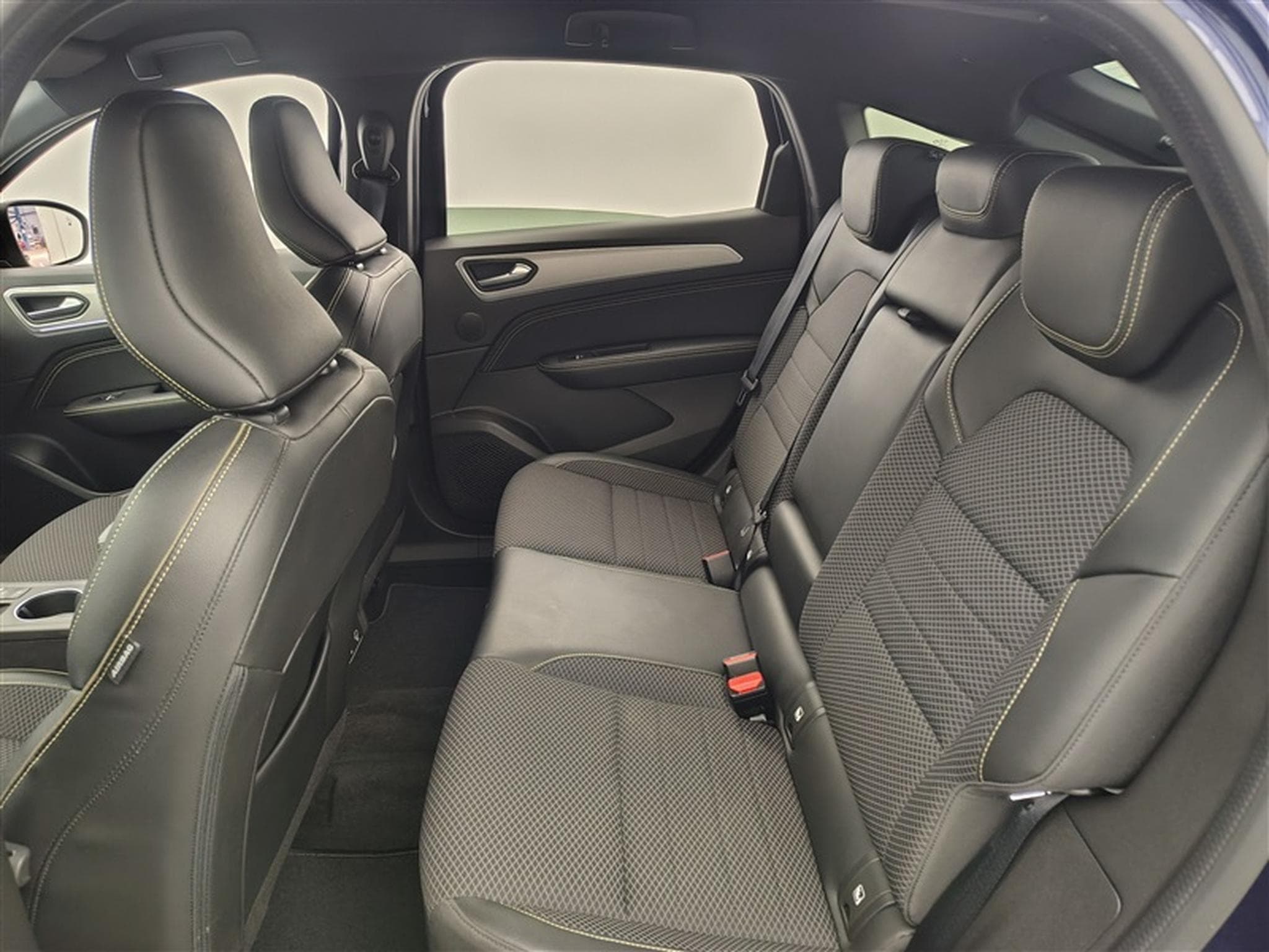 Renault Arkana E-TECH 1.6i Techno (2024) - Photo 13