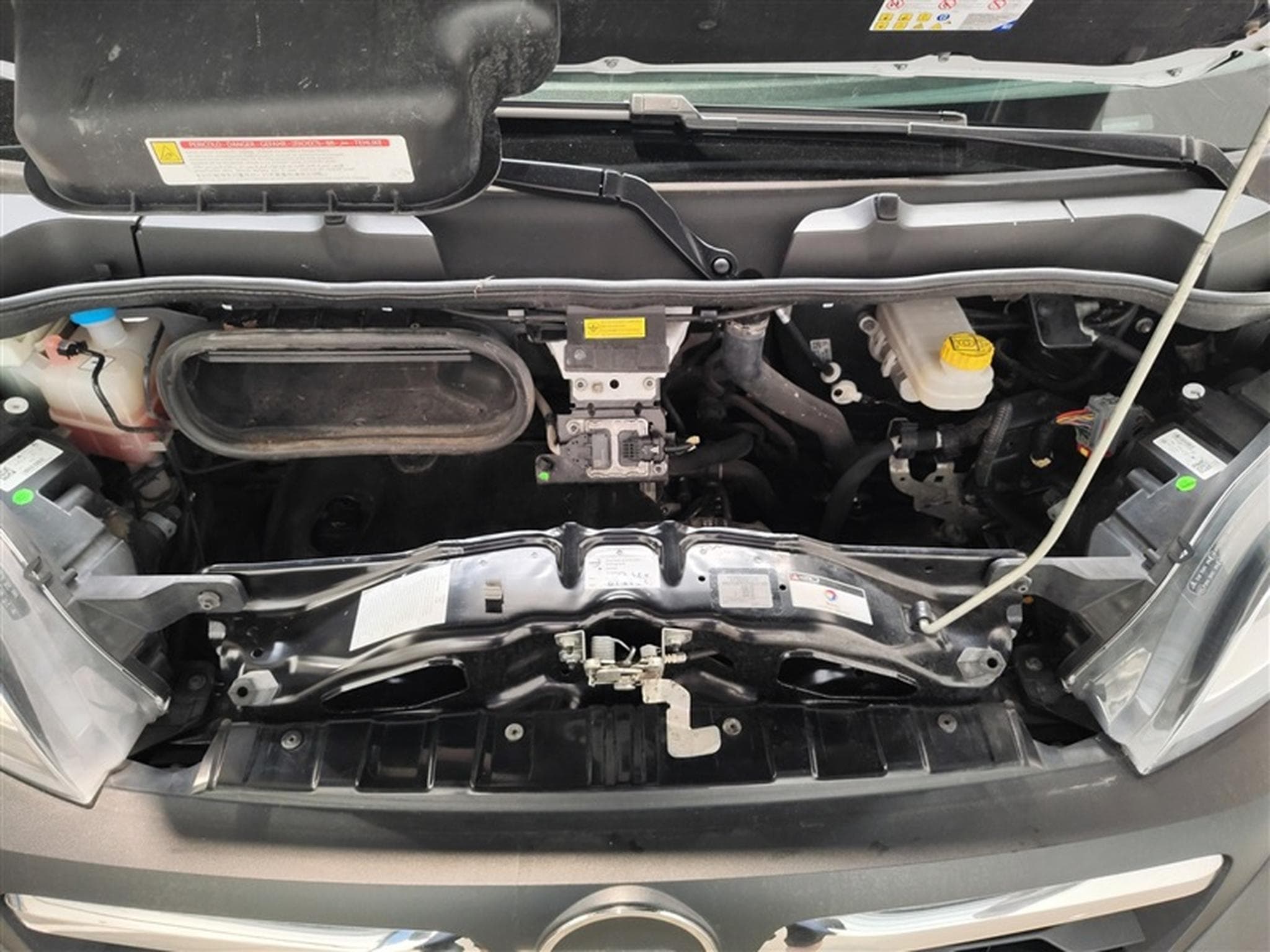 Opel Movano 2.3 Turbo D L3H2 3PL / NAVI / CLIM AUTO (2023) - Photo 18