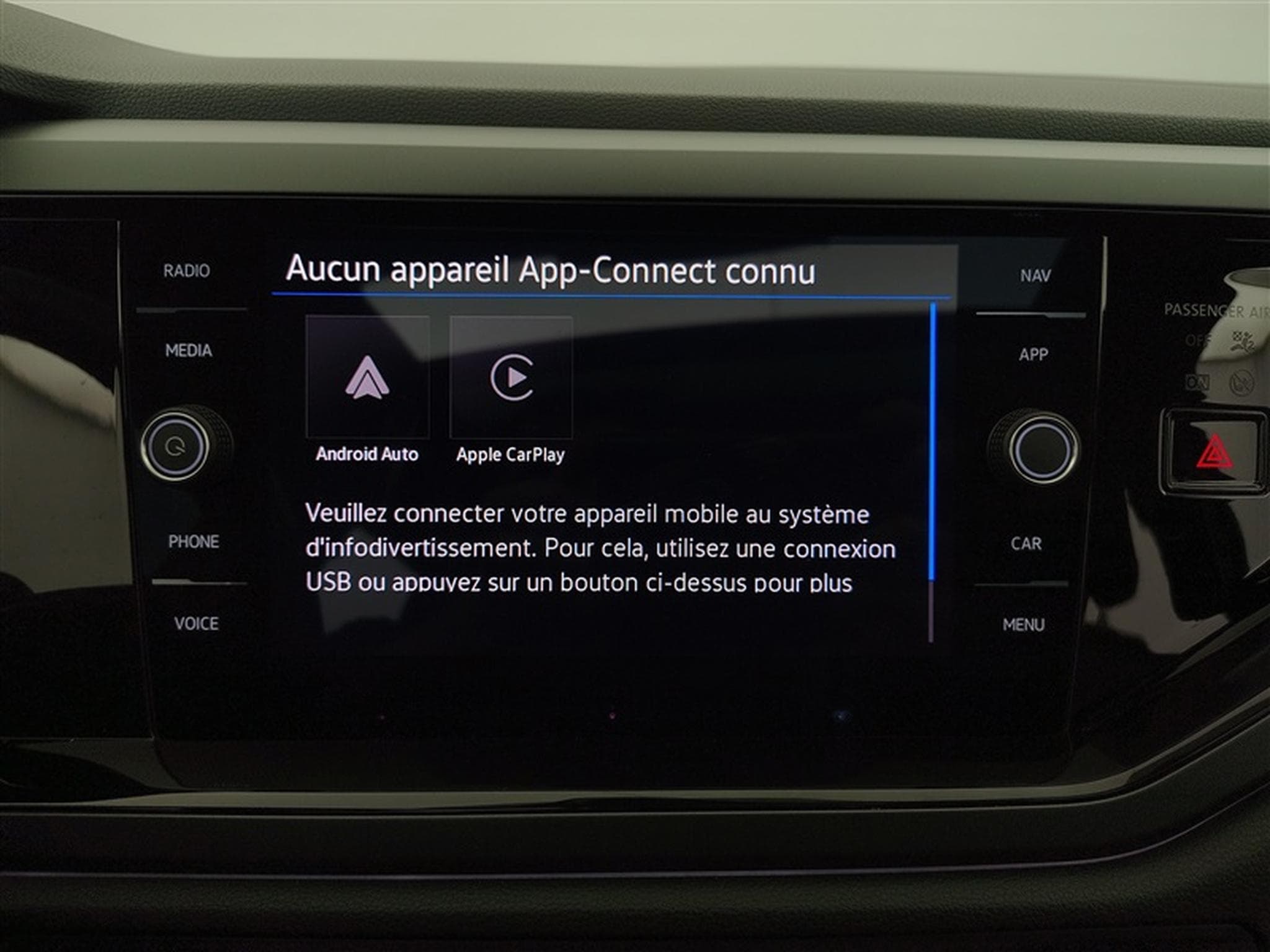 VW Taigo 1.0TSI DSG R-Line GPS/TOIT OUVRANT/CAMERA/PDC/JA 18" (2024) - Photo 21