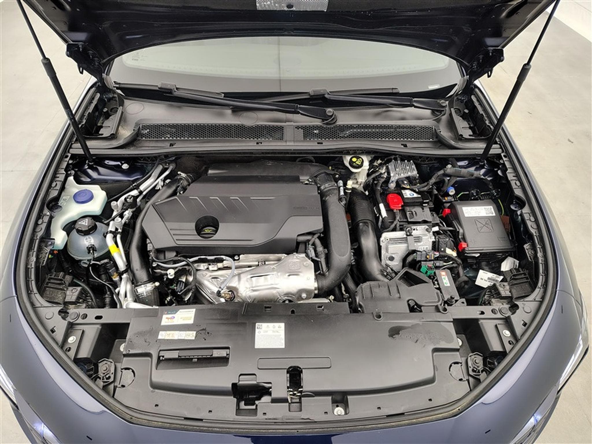 Peugeot 508 1.6 PHEV 180-E Allure EAT8 Facelift NAVI / S-CUIR / FULL LED (2025) - Foto 19
