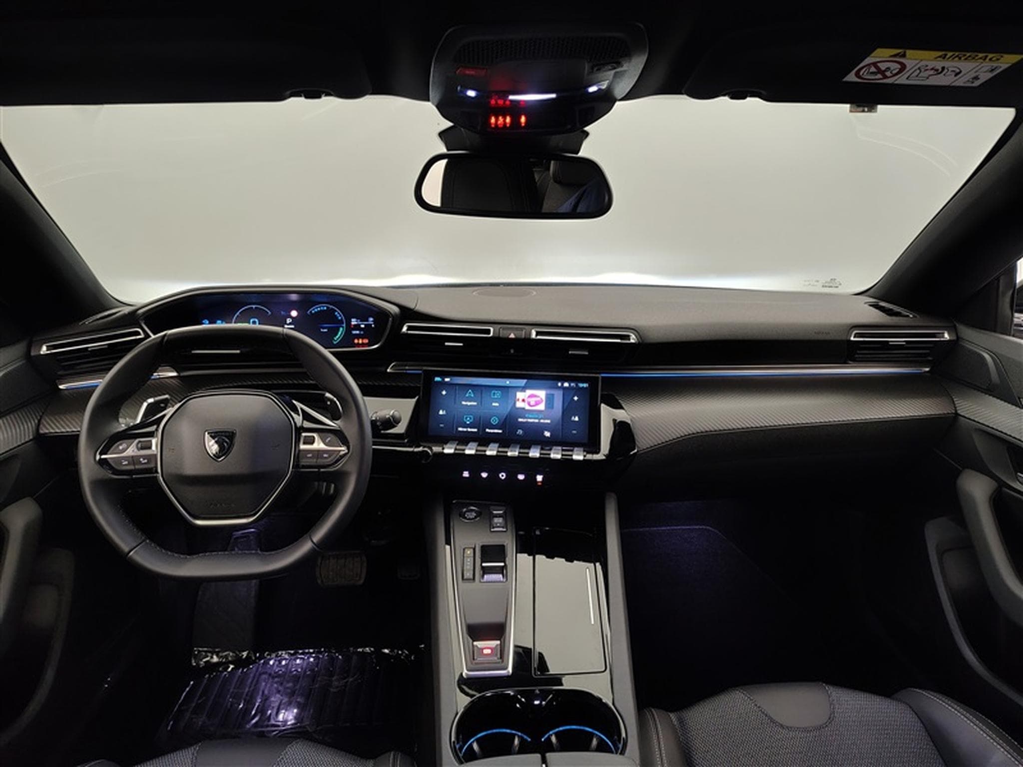 Peugeot 508 1.6 PHEV 180-E Allure EAT8 Facelift NAVI / S-CUIR / FULL LED (2025) - Foto 8