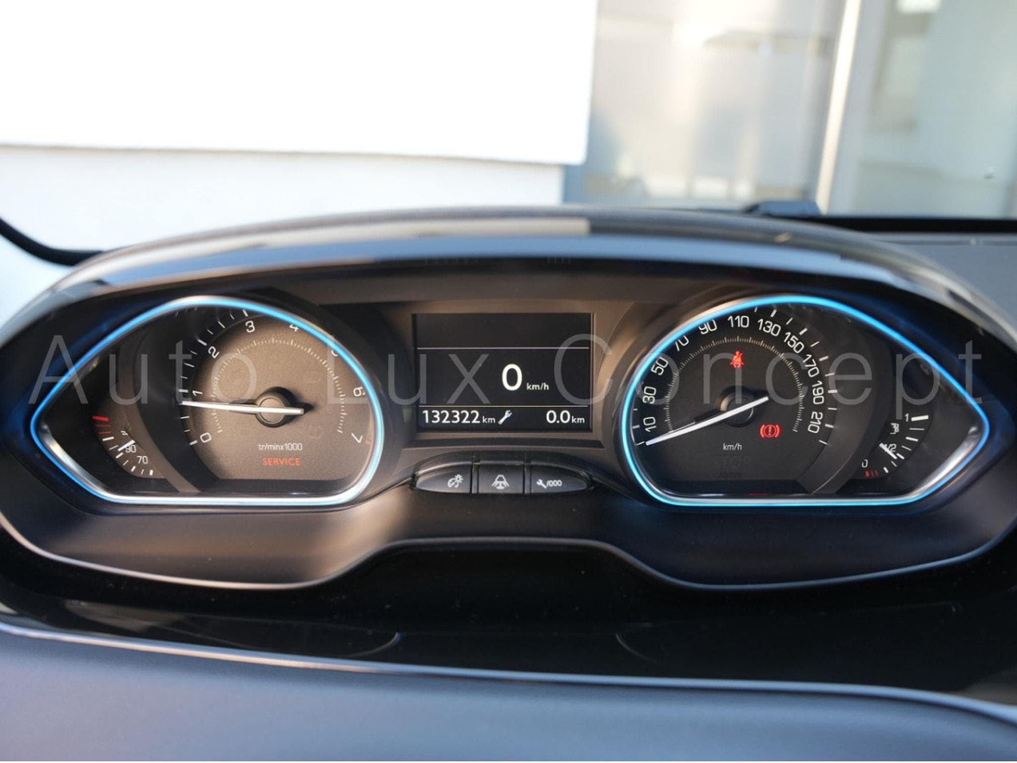 Peugeot 208 1.6 VTI 120 Féline 5 portes (2014) - Photo 16