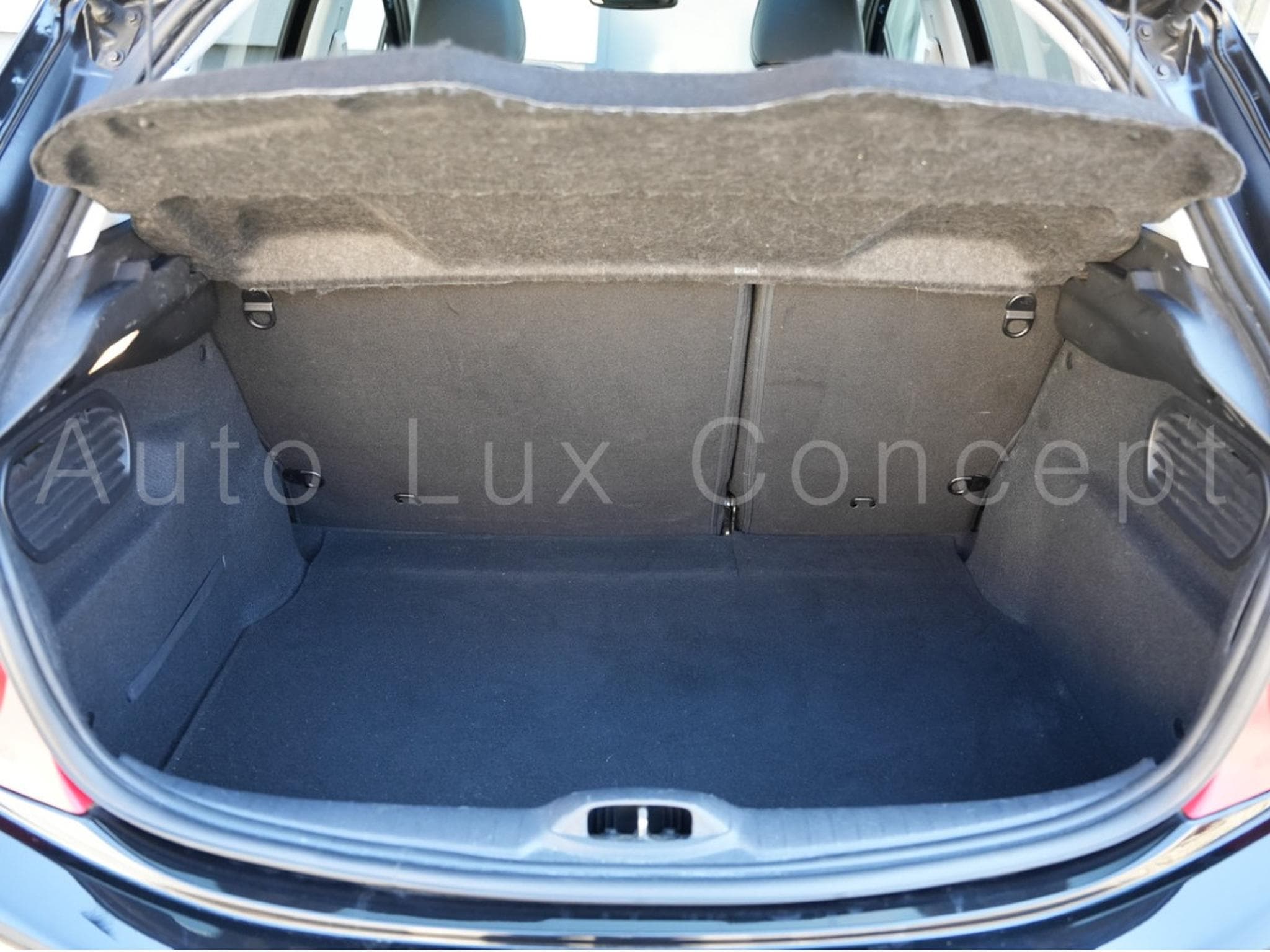 Peugeot 208 1.6 VTI 120 Féline 5 portes (2014) - Photo 24